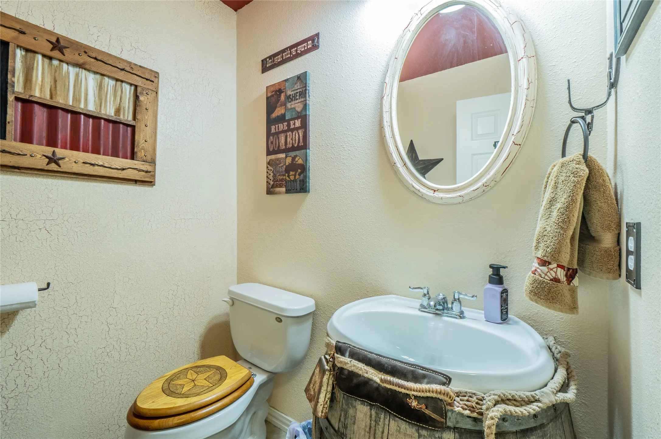 Single Family Residence For Sale in Ellis County , 2830 Brads Way, Midlothian, Texas 76065, 4 Bedroom, 3 Bathroom, 2 Garage spaces, 2,387 Sqft, built in 2002, mls#21385772, Real Estate Agent in Midlothian, Homes For Sale in Ellis county, Homes For Sale in Midlothian, Realtor in Midlothian Texas, Real Estate Brokerage Independent Realty Texas, Luminita Cordes Realtor