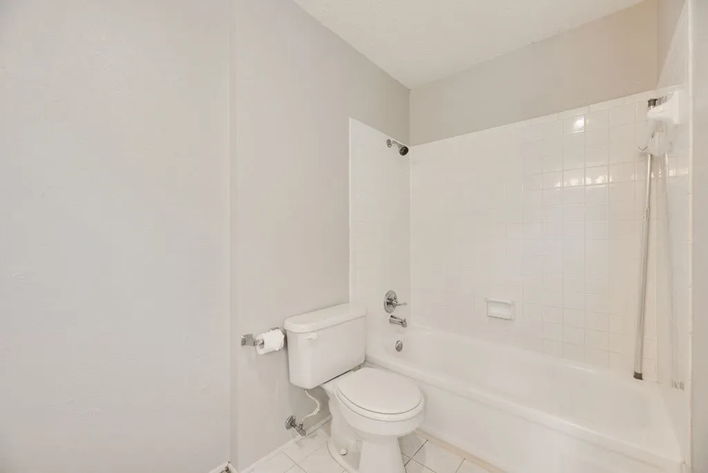 Single Family Residence For Rent in Dallas County , 624 Trailwood Court, Garland, Texas 75043, 3 Bedroom, 3 Bathroom, Garage spaces, 1,674 Sqft, built in 1973, mls#21387987, Real Estate Agent in Garland, Homes For Rent in Dallas county, Homes For Rent in Garland, Realtor in Garland Texas, Real Estate Brokerage Independent Realty Texas, Luminita Cordes Realtor