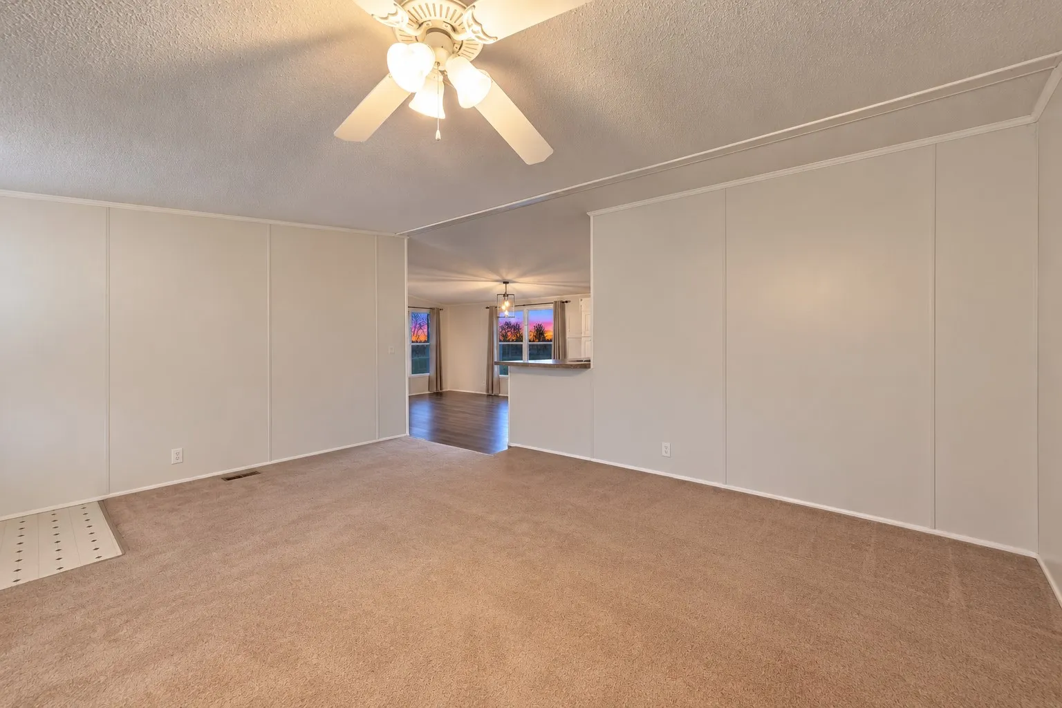 Manufactured Home For Sale in Wise County , 208 Rhett Court, Aurora, Texas 76078, 3 Bedroom, 2 Bathroom, Garage spaces, 1,792 Sqft, built in 1998, mls#21367616, Real Estate Agent in Aurora, Homes For Sale in Wise county, Homes For Sale in Aurora, Realtor in Aurora Texas, Real Estate Brokerage Independent Realty Texas, Luminita Cordes Realtor