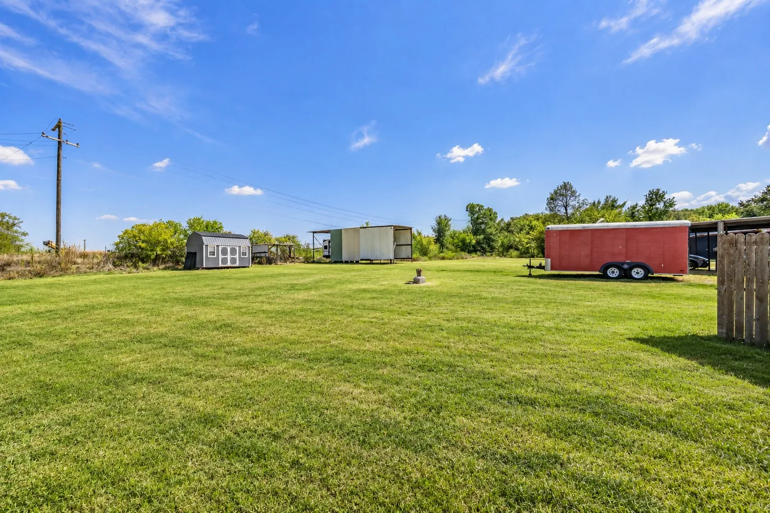 Manufactured Home For Sale in Wise County , 208 Rhett Court, Aurora, Texas 76078, 3 Bedroom, 2 Bathroom, Garage spaces, 1,792 Sqft, built in 1998, mls#21367616, Real Estate Agent in Aurora, Homes For Sale in Wise county, Homes For Sale in Aurora, Realtor in Aurora Texas, Real Estate Brokerage Independent Realty Texas, Luminita Cordes Realtor