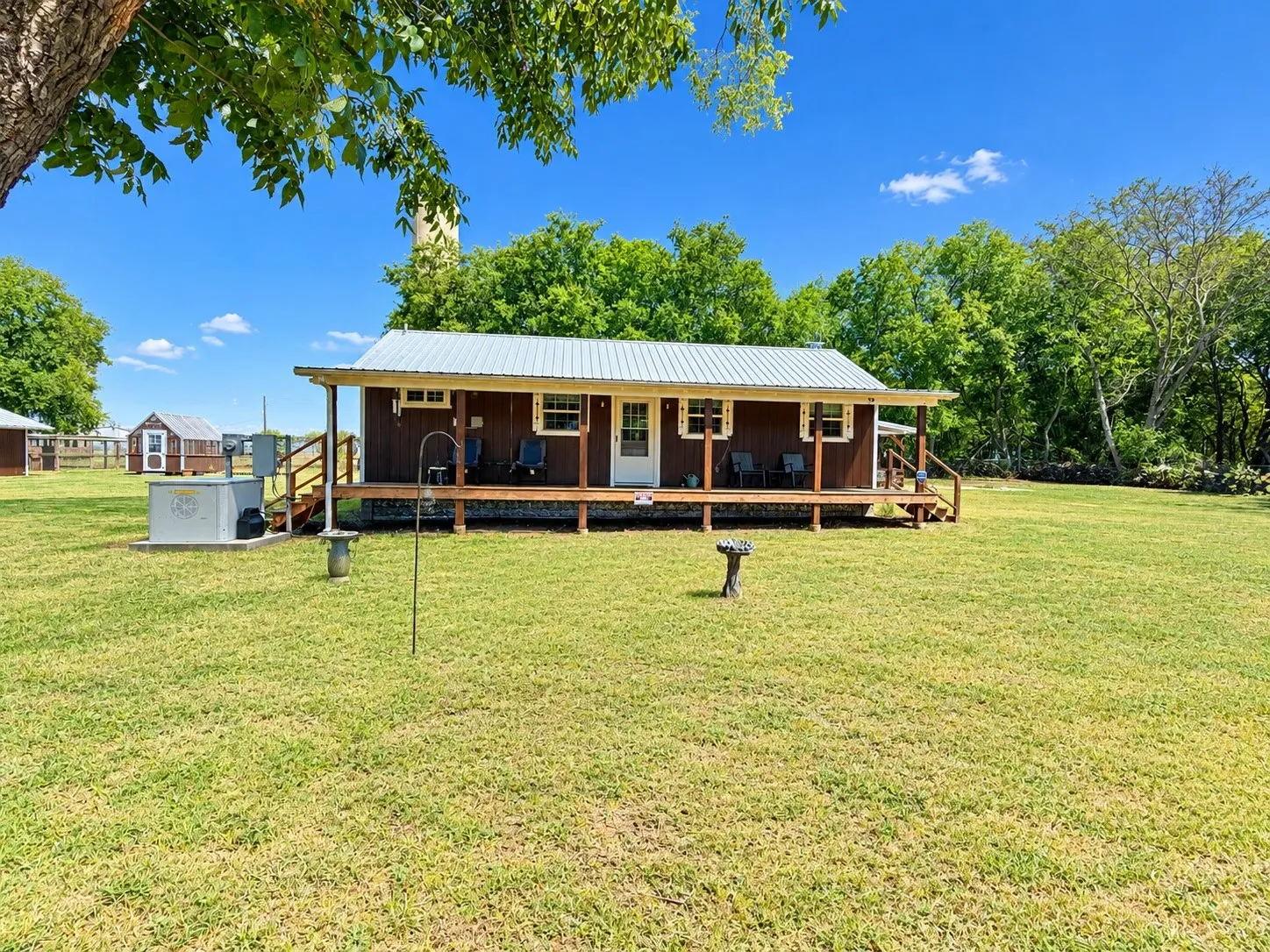 Single Family Residence For Sale in Hill County , 132 Hcr 1320 N, Hillsboro, Texas 76645, 1 Bedroom, 1 Bathroom, Garage spaces, 640 Sqft, built in 2019, mls#21385258, Real Estate Agent in Hillsboro, Homes For Sale in Hill county, Homes For Sale in Hillsboro, Realtor in Hillsboro Texas, Real Estate Brokerage Independent Realty Texas, Luminita Cordes Realtor