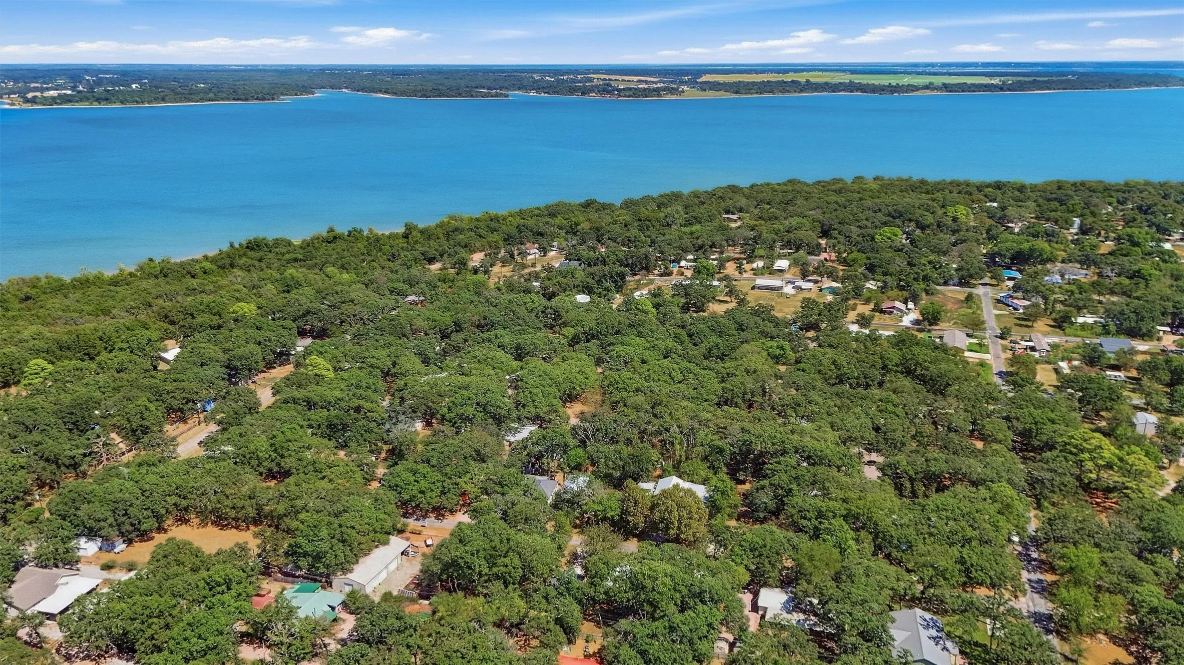 Single Family Residence For Sale in Grayson County , 85 Scalock Drive, Gordonville, Texas 76245, 4 Bedroom, 2 Bathroom, 2 Garage spaces, 1,581 Sqft, built in 1999, mls#21387311, Real Estate Agent in Gordonville, Homes For Sale in Grayson county, Homes For Sale in Gordonville, Realtor in Gordonville Texas, Real Estate Brokerage Independent Realty Texas, Luminita Cordes Realtor