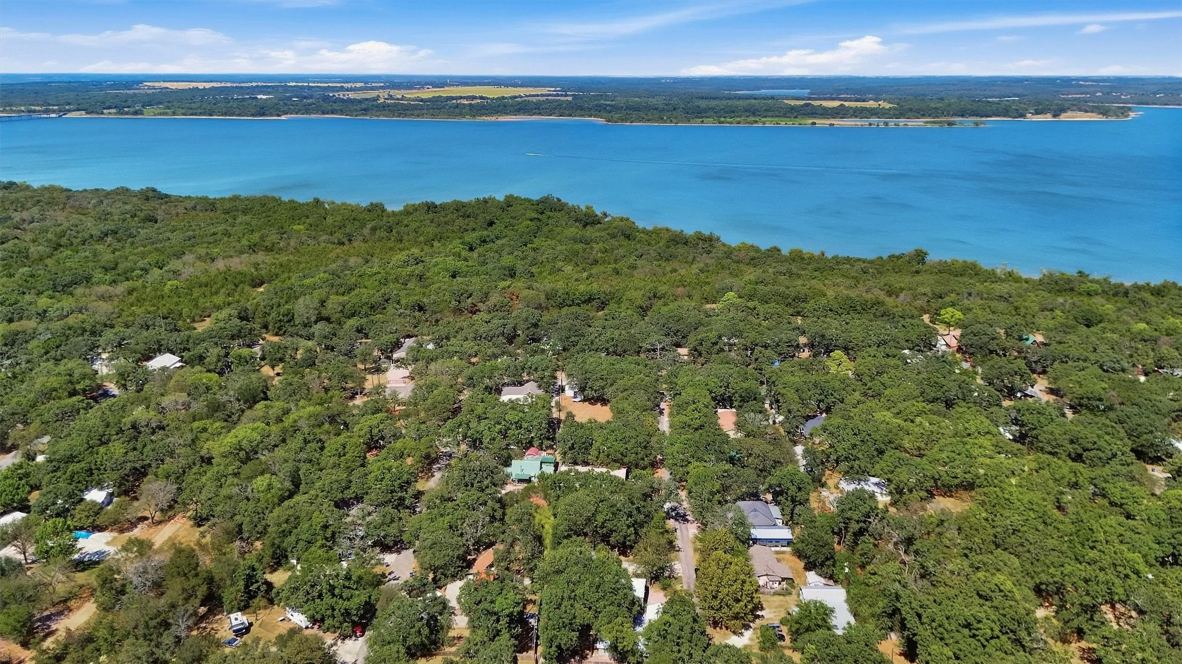 Single Family Residence For Sale in Grayson County , 85 Scalock Drive, Gordonville, Texas 76245, 4 Bedroom, 2 Bathroom, 2 Garage spaces, 1,581 Sqft, built in 1999, mls#21387311, Real Estate Agent in Gordonville, Homes For Sale in Grayson county, Homes For Sale in Gordonville, Realtor in Gordonville Texas, Real Estate Brokerage Independent Realty Texas, Luminita Cordes Realtor