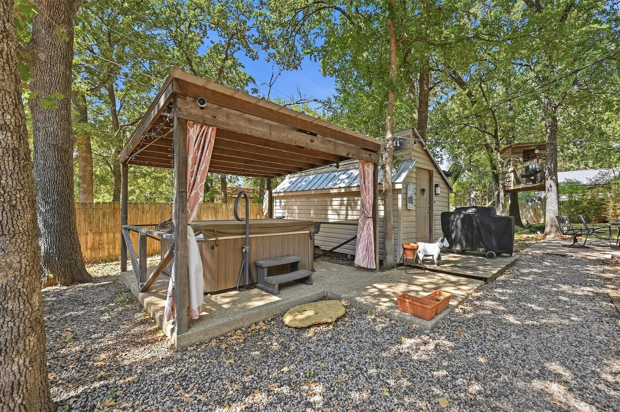 Single Family Residence For Sale in Grayson County , 85 Scalock Drive, Gordonville, Texas 76245, 4 Bedroom, 2 Bathroom, 2 Garage spaces, 1,581 Sqft, built in 1999, mls#21387311, Real Estate Agent in Gordonville, Homes For Sale in Grayson county, Homes For Sale in Gordonville, Realtor in Gordonville Texas, Real Estate Brokerage Independent Realty Texas, Luminita Cordes Realtor
