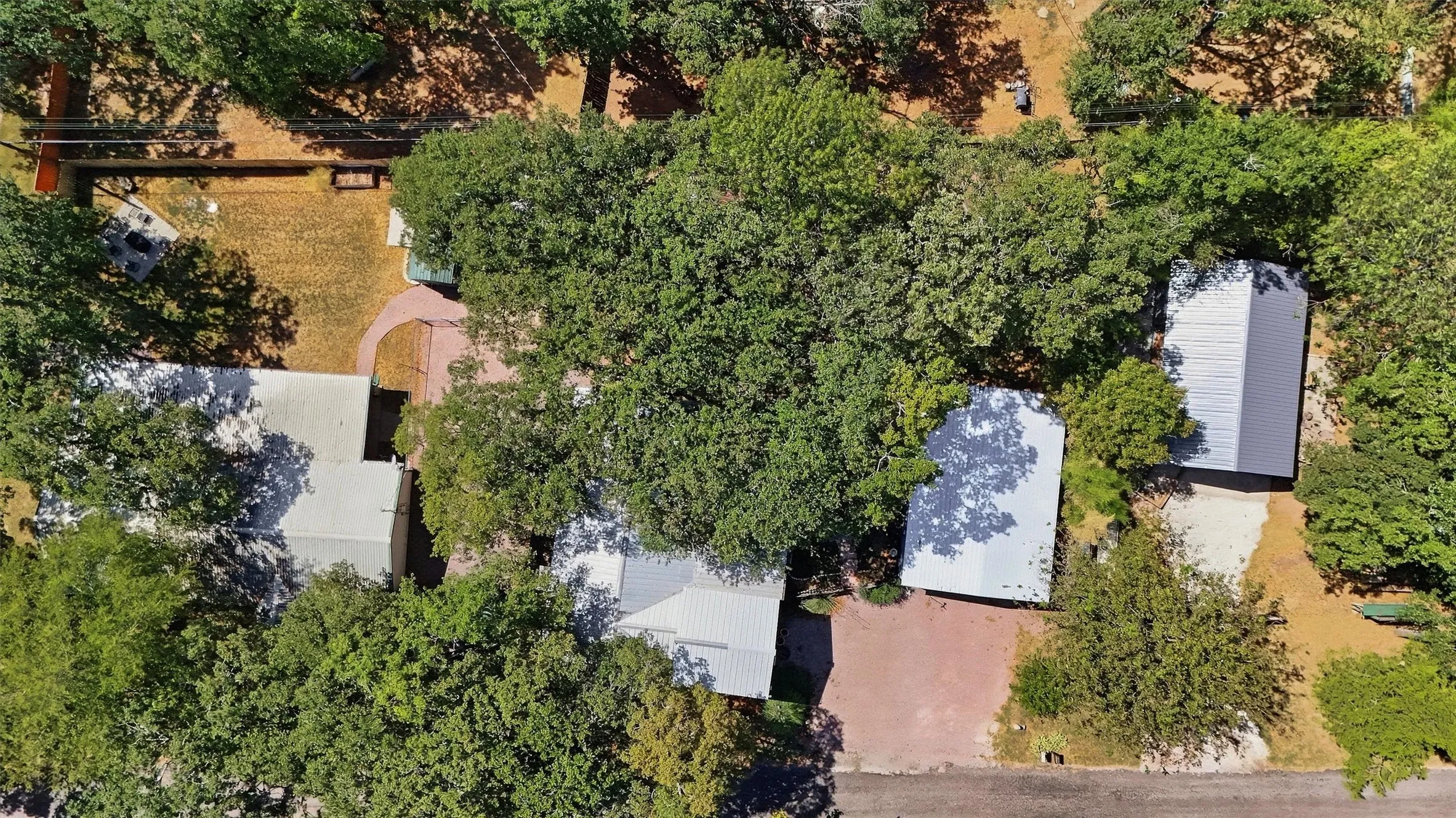 Single Family Residence For Sale in Grayson County , 85 Scalock Drive, Gordonville, Texas 76245, 4 Bedroom, 2 Bathroom, 2 Garage spaces, 1,581 Sqft, built in 1999, mls#21387311, Real Estate Agent in Gordonville, Homes For Sale in Grayson county, Homes For Sale in Gordonville, Realtor in Gordonville Texas, Real Estate Brokerage Independent Realty Texas, Luminita Cordes Realtor