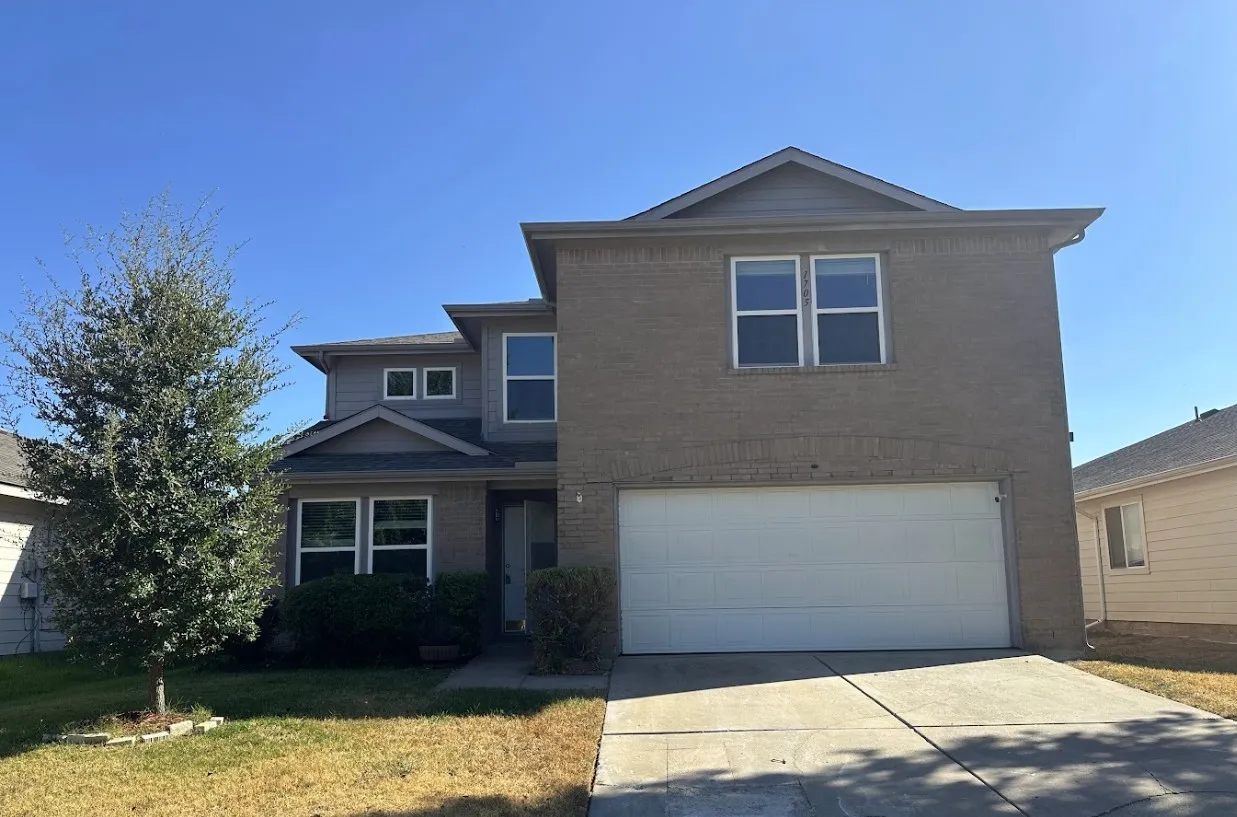 Single Family Residence For Rent in Collin County , 1705 Pin Oak Trail, Anna, Texas 75409, 4 Bedroom, 3 Bathroom, 2 Garage spaces, 2,026 Sqft, built in 2002, mls#21387990, Real Estate Agent in Anna, Homes For Rent in Collin county, Homes For Rent in Anna, Realtor in Anna Texas, Real Estate Brokerage Independent Realty Texas, Luminita Cordes Realtor