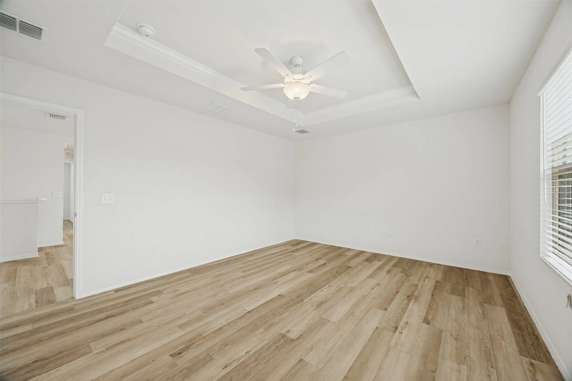 Single Family Residence For Rent in Grayson County , 400 Alton Street, Van Alstyne, Texas 75495, 3 Bedroom, 3 Bathroom, 2 Garage spaces, 2,044 Sqft, built in 2022, mls#21387801, Real Estate Agent in Van Alstyne, Homes For Rent in Grayson county, Homes For Rent in Van Alstyne, Realtor in Van Alstyne Texas, Real Estate Brokerage Independent Realty Texas, Luminita Cordes Realtor