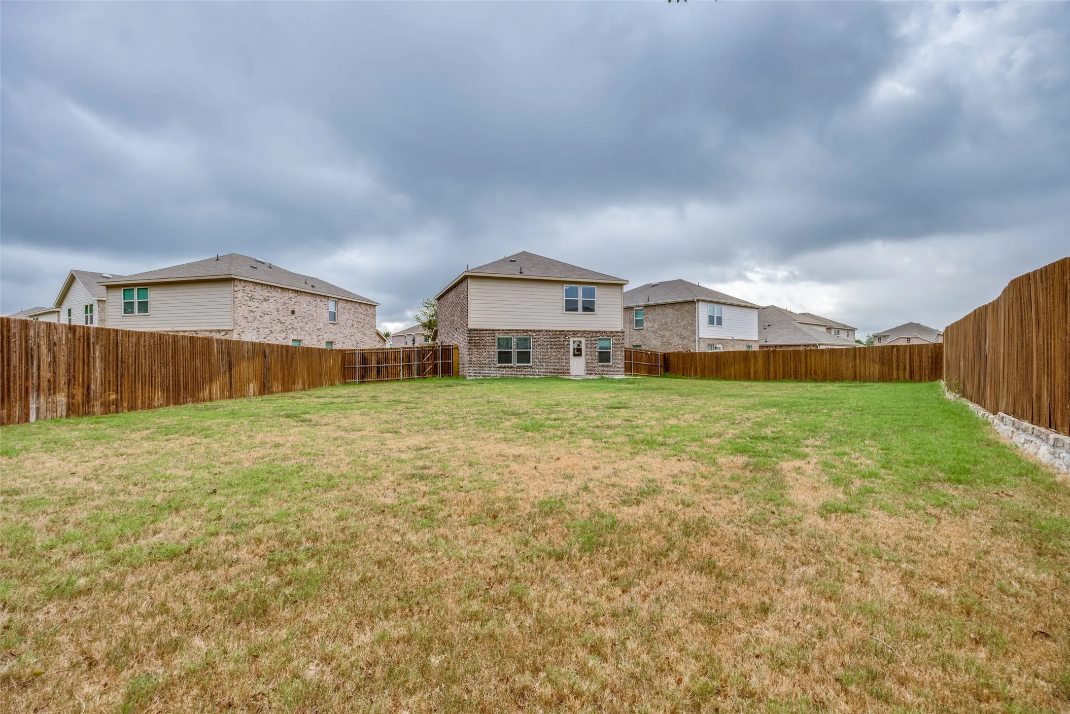 Single Family Residence For Rent in Grayson County , 400 Alton Street, Van Alstyne, Texas 75495, 3 Bedroom, 3 Bathroom, 2 Garage spaces, 2,044 Sqft, built in 2022, mls#21387801, Real Estate Agent in Van Alstyne, Homes For Rent in Grayson county, Homes For Rent in Van Alstyne, Realtor in Van Alstyne Texas, Real Estate Brokerage Independent Realty Texas, Luminita Cordes Realtor