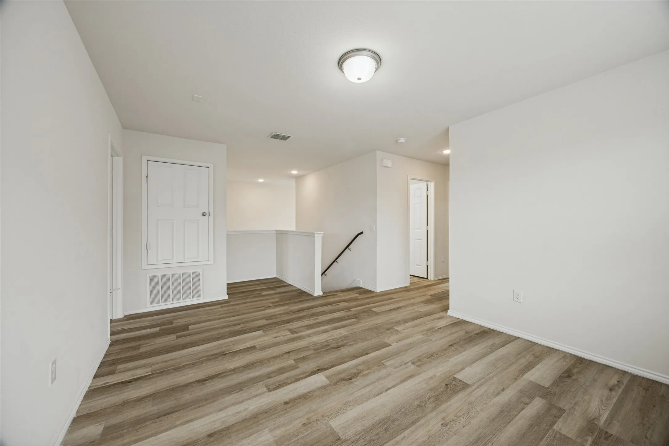 Single Family Residence For Rent in Grayson County , 400 Alton Street, Van Alstyne, Texas 75495, 3 Bedroom, 3 Bathroom, 2 Garage spaces, 2,044 Sqft, built in 2022, mls#21387801, Real Estate Agent in Van Alstyne, Homes For Rent in Grayson county, Homes For Rent in Van Alstyne, Realtor in Van Alstyne Texas, Real Estate Brokerage Independent Realty Texas, Luminita Cordes Realtor