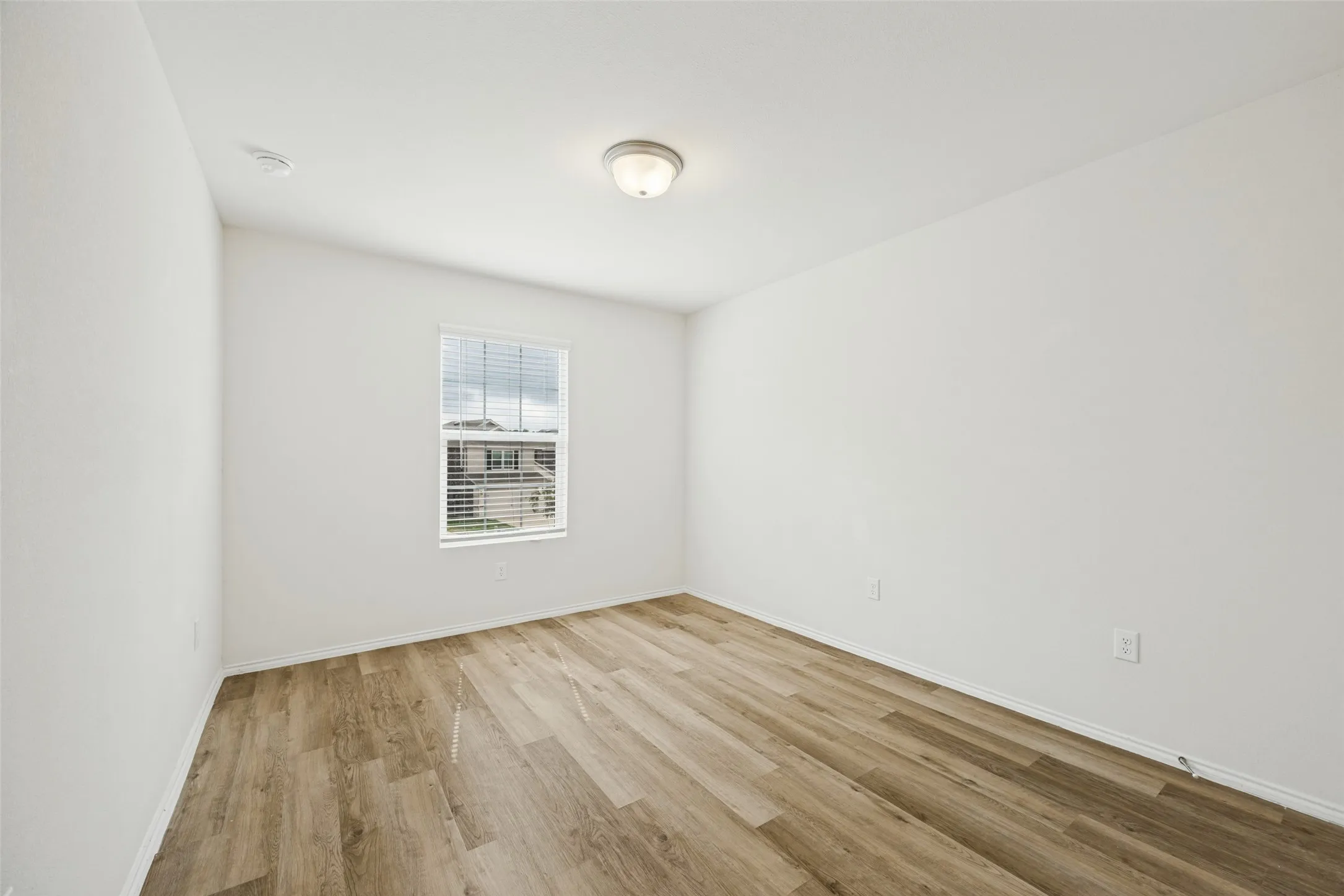 Single Family Residence For Rent in Grayson County , 400 Alton Street, Van Alstyne, Texas 75495, 3 Bedroom, 3 Bathroom, 2 Garage spaces, 2,044 Sqft, built in 2022, mls#21387801, Real Estate Agent in Van Alstyne, Homes For Rent in Grayson county, Homes For Rent in Van Alstyne, Realtor in Van Alstyne Texas, Real Estate Brokerage Independent Realty Texas, Luminita Cordes Realtor