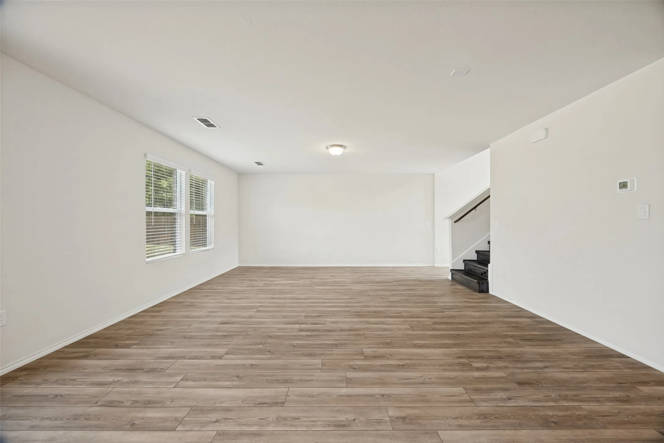 Single Family Residence For Rent in Grayson County , 400 Alton Street, Van Alstyne, Texas 75495, 3 Bedroom, 3 Bathroom, 2 Garage spaces, 2,044 Sqft, built in 2022, mls#21387801, Real Estate Agent in Van Alstyne, Homes For Rent in Grayson county, Homes For Rent in Van Alstyne, Realtor in Van Alstyne Texas, Real Estate Brokerage Independent Realty Texas, Luminita Cordes Realtor