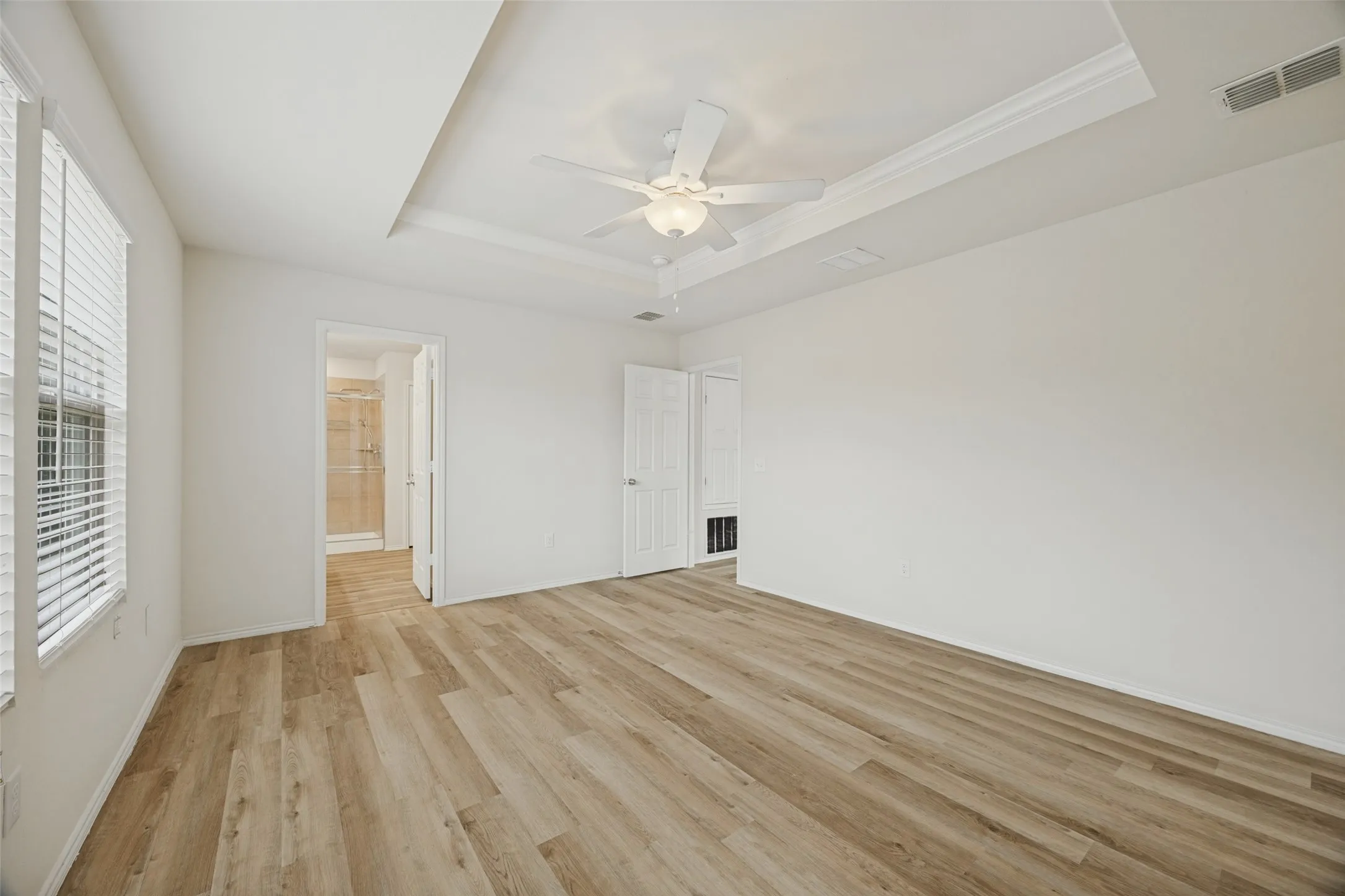 Single Family Residence For Rent in Grayson County , 400 Alton Street, Van Alstyne, Texas 75495, 3 Bedroom, 3 Bathroom, 2 Garage spaces, 2,044 Sqft, built in 2022, mls#21387801, Real Estate Agent in Van Alstyne, Homes For Rent in Grayson county, Homes For Rent in Van Alstyne, Realtor in Van Alstyne Texas, Real Estate Brokerage Independent Realty Texas, Luminita Cordes Realtor