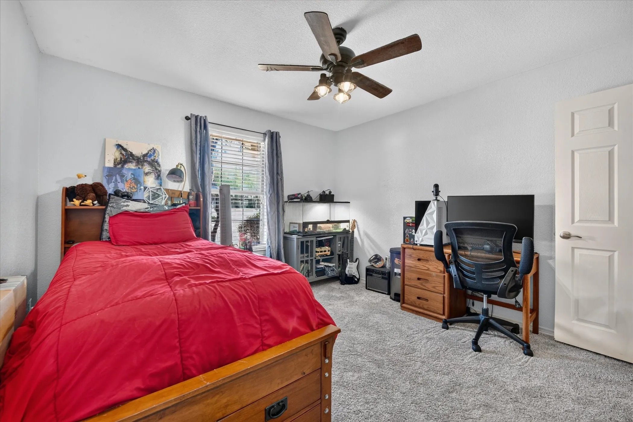 Single Family Residence For Sale in Parker County , 224 Rob Lane, Hudson Oaks, Texas 76087, 4 Bedroom, 5 Bathroom, 2 Garage spaces, 3,183 Sqft, built in 1992, mls#21372972, Real Estate Agent in Hudson Oaks, Homes For Sale in Parker county, Homes For Sale in Hudson Oaks, Realtor in Hudson Oaks Texas, Real Estate Brokerage Independent Realty Texas, Luminita Cordes Realtor
