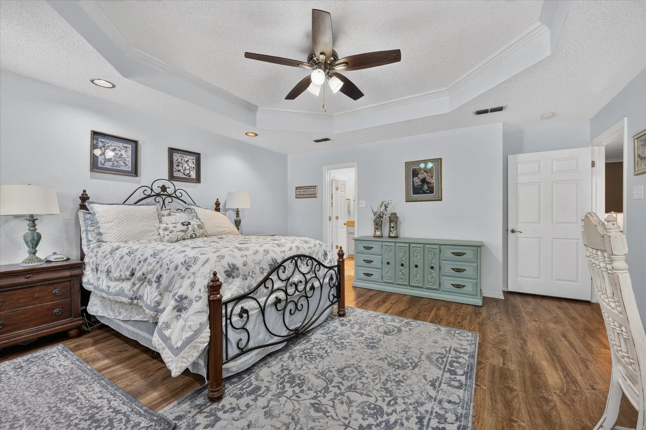 Single Family Residence For Sale in Parker County , 224 Rob Lane, Hudson Oaks, Texas 76087, 4 Bedroom, 5 Bathroom, 2 Garage spaces, 3,183 Sqft, built in 1992, mls#21372972, Real Estate Agent in Hudson Oaks, Homes For Sale in Parker county, Homes For Sale in Hudson Oaks, Realtor in Hudson Oaks Texas, Real Estate Brokerage Independent Realty Texas, Luminita Cordes Realtor