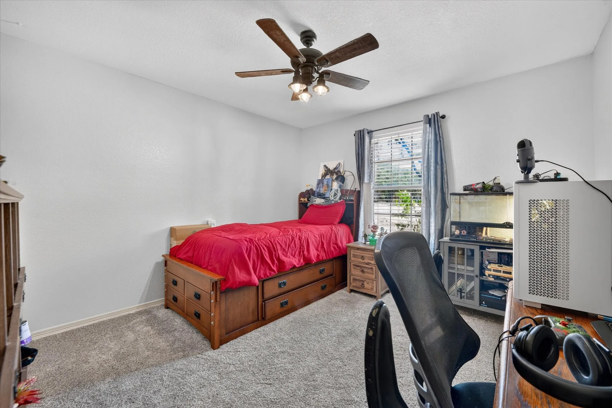 Single Family Residence For Sale in Parker County , 224 Rob Lane, Hudson Oaks, Texas 76087, 4 Bedroom, 5 Bathroom, 2 Garage spaces, 3,183 Sqft, built in 1992, mls#21372972, Real Estate Agent in Hudson Oaks, Homes For Sale in Parker county, Homes For Sale in Hudson Oaks, Realtor in Hudson Oaks Texas, Real Estate Brokerage Independent Realty Texas, Luminita Cordes Realtor