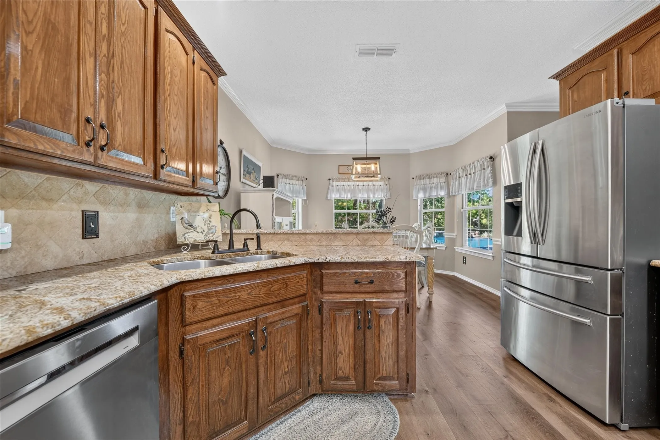 Single Family Residence For Sale in Parker County , 224 Rob Lane, Hudson Oaks, Texas 76087, 4 Bedroom, 5 Bathroom, 2 Garage spaces, 3,183 Sqft, built in 1992, mls#21372972, Real Estate Agent in Hudson Oaks, Homes For Sale in Parker county, Homes For Sale in Hudson Oaks, Realtor in Hudson Oaks Texas, Real Estate Brokerage Independent Realty Texas, Luminita Cordes Realtor