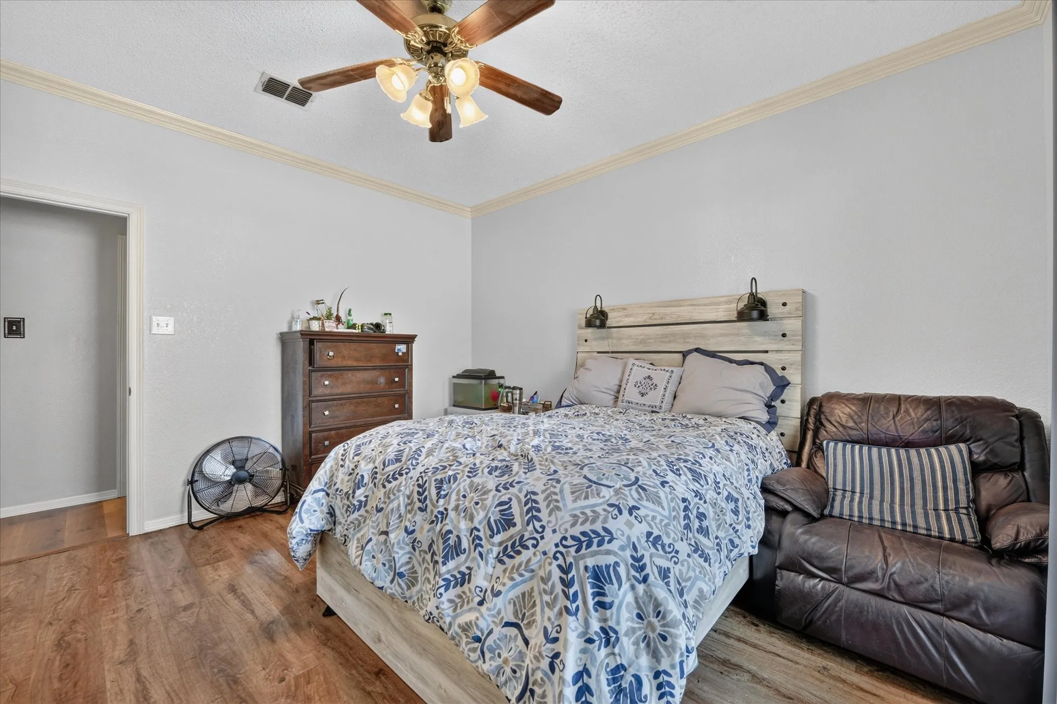 Single Family Residence For Sale in Parker County , 224 Rob Lane, Hudson Oaks, Texas 76087, 4 Bedroom, 5 Bathroom, 2 Garage spaces, 3,183 Sqft, built in 1992, mls#21372972, Real Estate Agent in Hudson Oaks, Homes For Sale in Parker county, Homes For Sale in Hudson Oaks, Realtor in Hudson Oaks Texas, Real Estate Brokerage Independent Realty Texas, Luminita Cordes Realtor