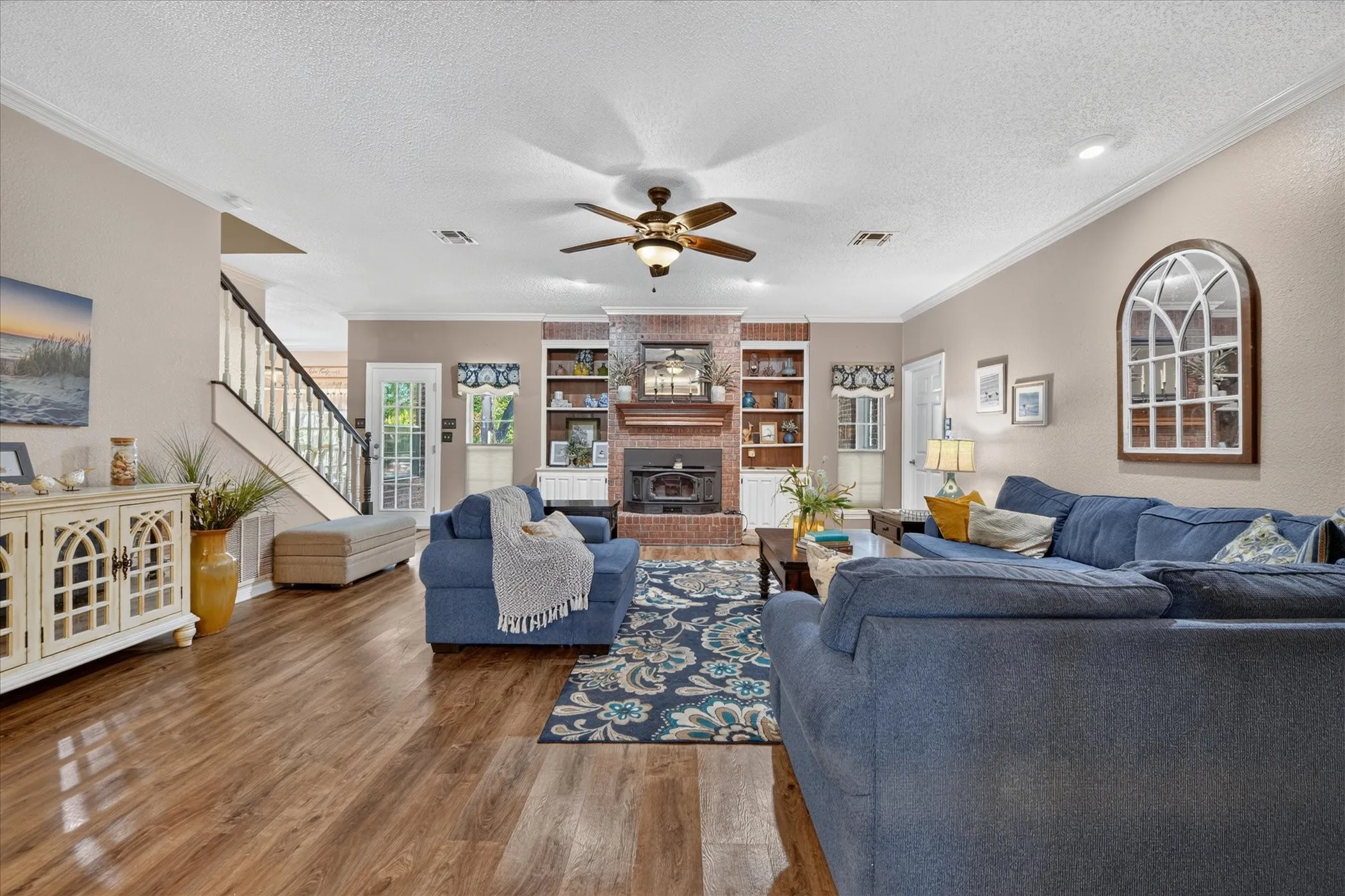 Single Family Residence For Sale in Parker County , 224 Rob Lane, Hudson Oaks, Texas 76087, 4 Bedroom, 5 Bathroom, 2 Garage spaces, 3,183 Sqft, built in 1992, mls#21372972, Real Estate Agent in Hudson Oaks, Homes For Sale in Parker county, Homes For Sale in Hudson Oaks, Realtor in Hudson Oaks Texas, Real Estate Brokerage Independent Realty Texas, Luminita Cordes Realtor