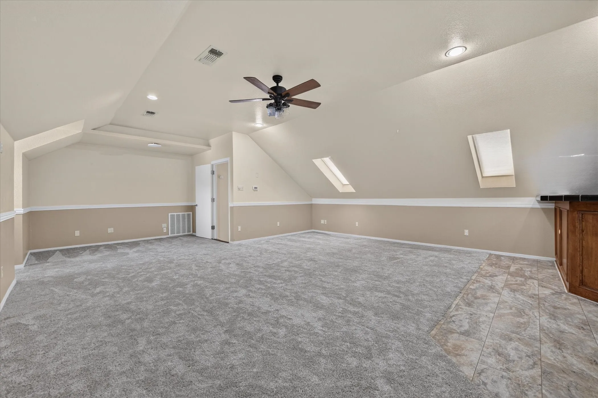 Single Family Residence For Sale in Parker County , 224 Rob Lane, Hudson Oaks, Texas 76087, 4 Bedroom, 5 Bathroom, 2 Garage spaces, 3,183 Sqft, built in 1992, mls#21372972, Real Estate Agent in Hudson Oaks, Homes For Sale in Parker county, Homes For Sale in Hudson Oaks, Realtor in Hudson Oaks Texas, Real Estate Brokerage Independent Realty Texas, Luminita Cordes Realtor