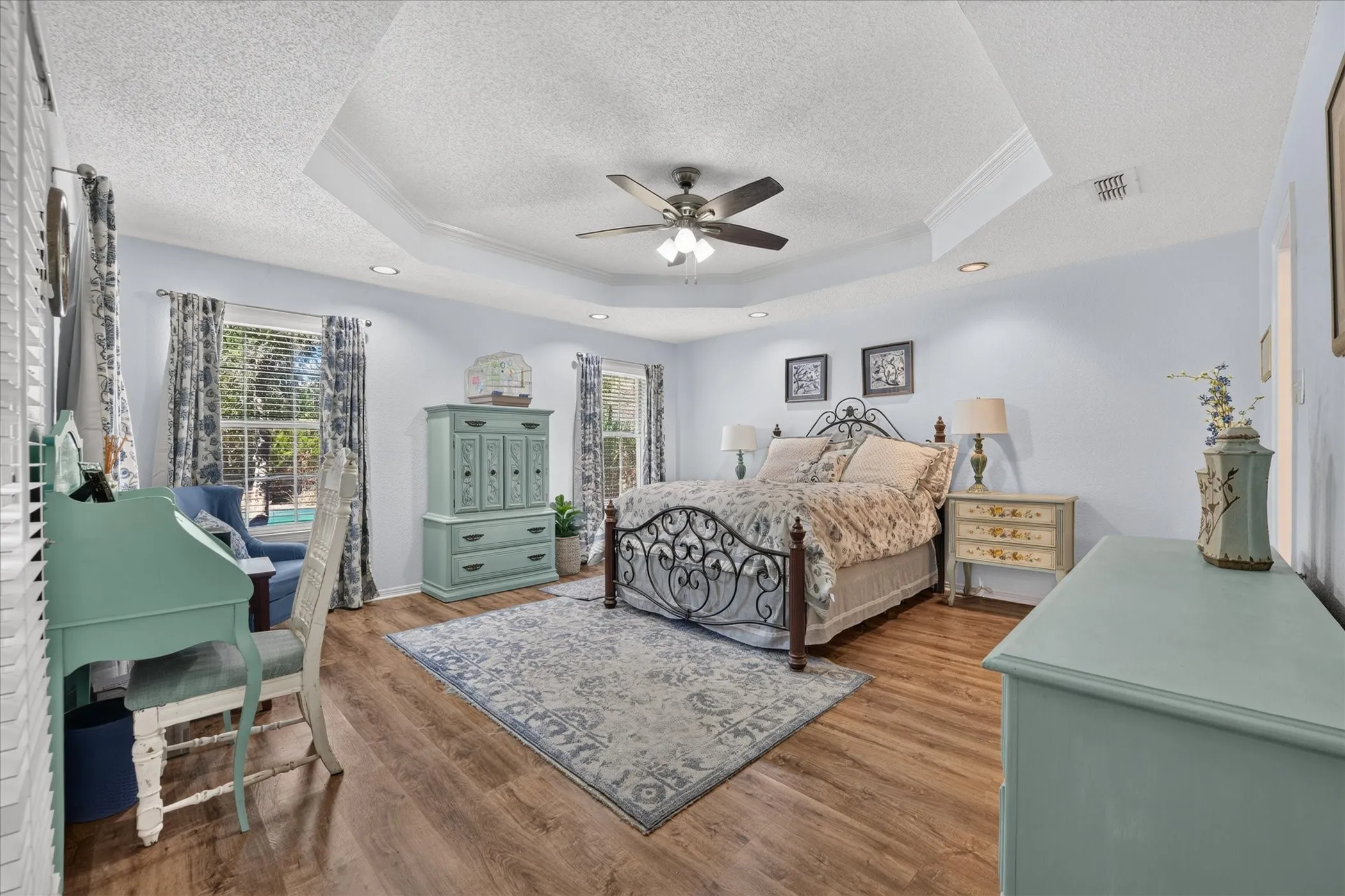 Single Family Residence For Sale in Parker County , 224 Rob Lane, Hudson Oaks, Texas 76087, 4 Bedroom, 5 Bathroom, 2 Garage spaces, 3,183 Sqft, built in 1992, mls#21372972, Real Estate Agent in Hudson Oaks, Homes For Sale in Parker county, Homes For Sale in Hudson Oaks, Realtor in Hudson Oaks Texas, Real Estate Brokerage Independent Realty Texas, Luminita Cordes Realtor