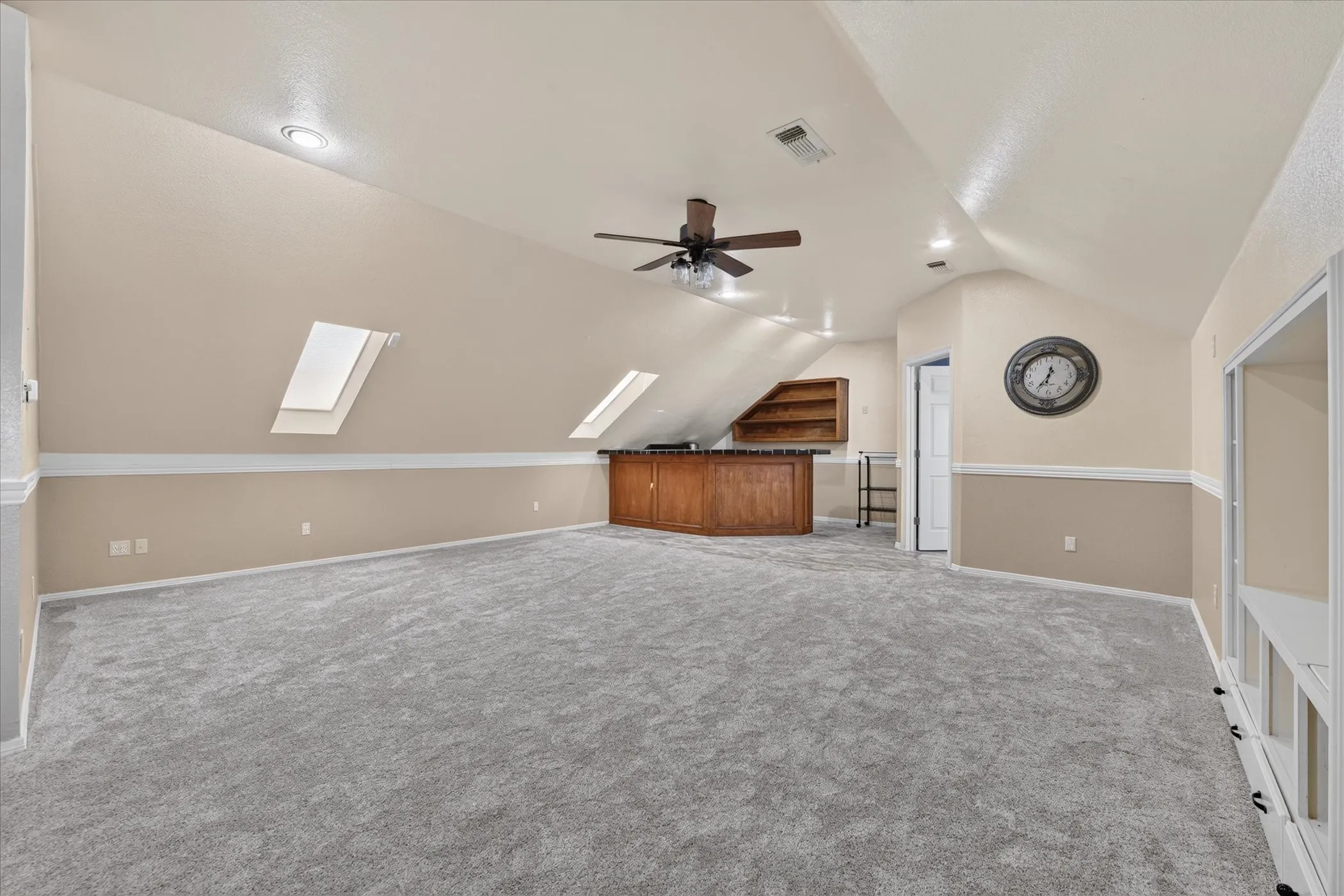 Single Family Residence For Sale in Parker County , 224 Rob Lane, Hudson Oaks, Texas 76087, 4 Bedroom, 5 Bathroom, 2 Garage spaces, 3,183 Sqft, built in 1992, mls#21372972, Real Estate Agent in Hudson Oaks, Homes For Sale in Parker county, Homes For Sale in Hudson Oaks, Realtor in Hudson Oaks Texas, Real Estate Brokerage Independent Realty Texas, Luminita Cordes Realtor
