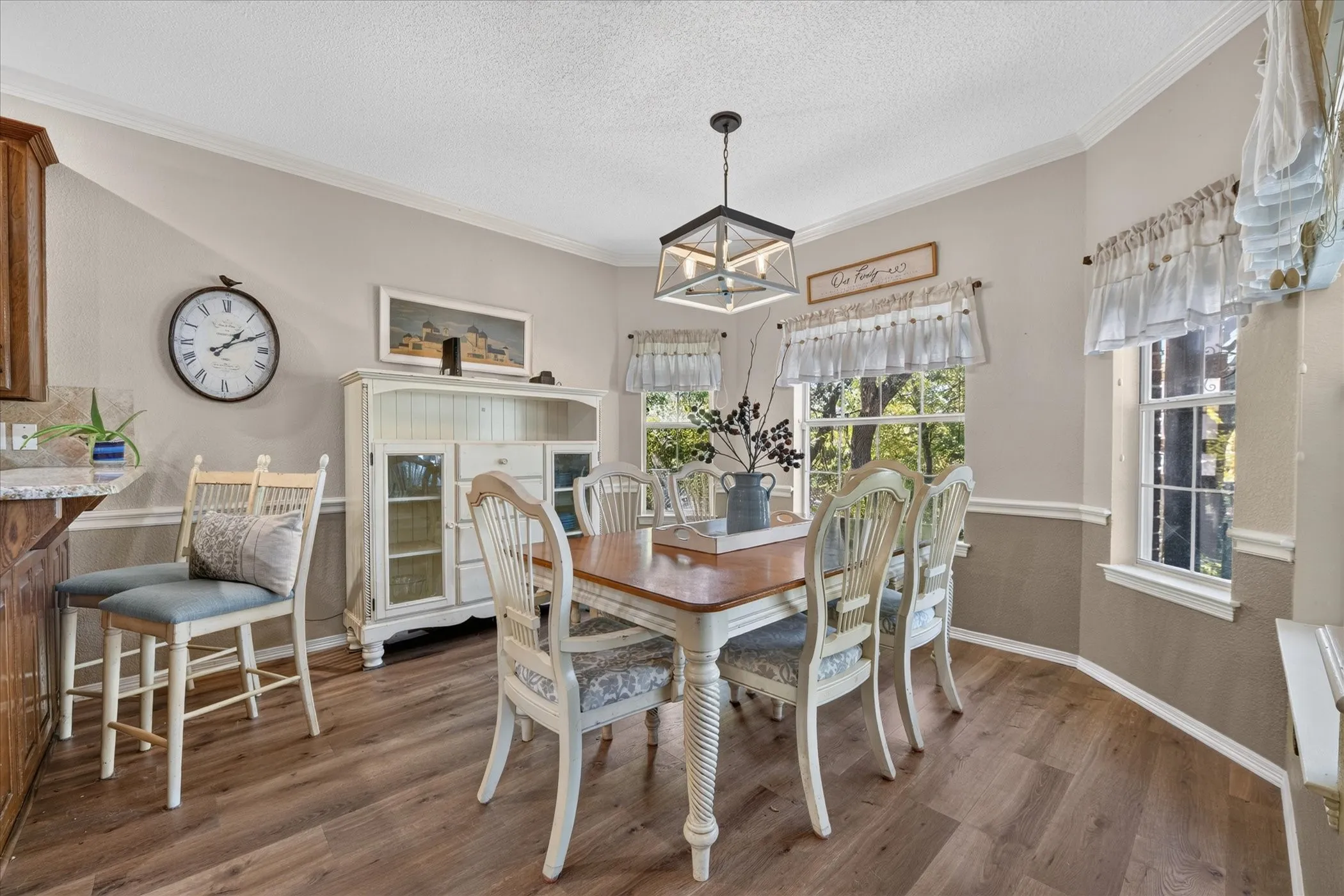 Single Family Residence For Sale in Parker County , 224 Rob Lane, Hudson Oaks, Texas 76087, 4 Bedroom, 5 Bathroom, 2 Garage spaces, 3,183 Sqft, built in 1992, mls#21372972, Real Estate Agent in Hudson Oaks, Homes For Sale in Parker county, Homes For Sale in Hudson Oaks, Realtor in Hudson Oaks Texas, Real Estate Brokerage Independent Realty Texas, Luminita Cordes Realtor