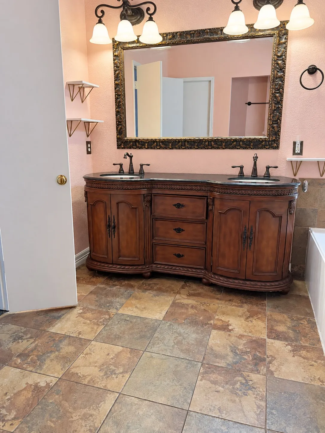 Single Family Residence For Sale in Denton County , 606 Lake Bridge Drive, Lake Dallas, Texas 75065, 3 Bedroom, 2 Bathroom, 2 Garage spaces, 2,238 Sqft, built in 1998, mls#21387481, Real Estate Agent in Lake Dallas, Homes For Sale in Denton county, Homes For Sale in Lake Dallas, Realtor in Lake Dallas Texas, Real Estate Brokerage Independent Realty Texas, Luminita Cordes Realtor