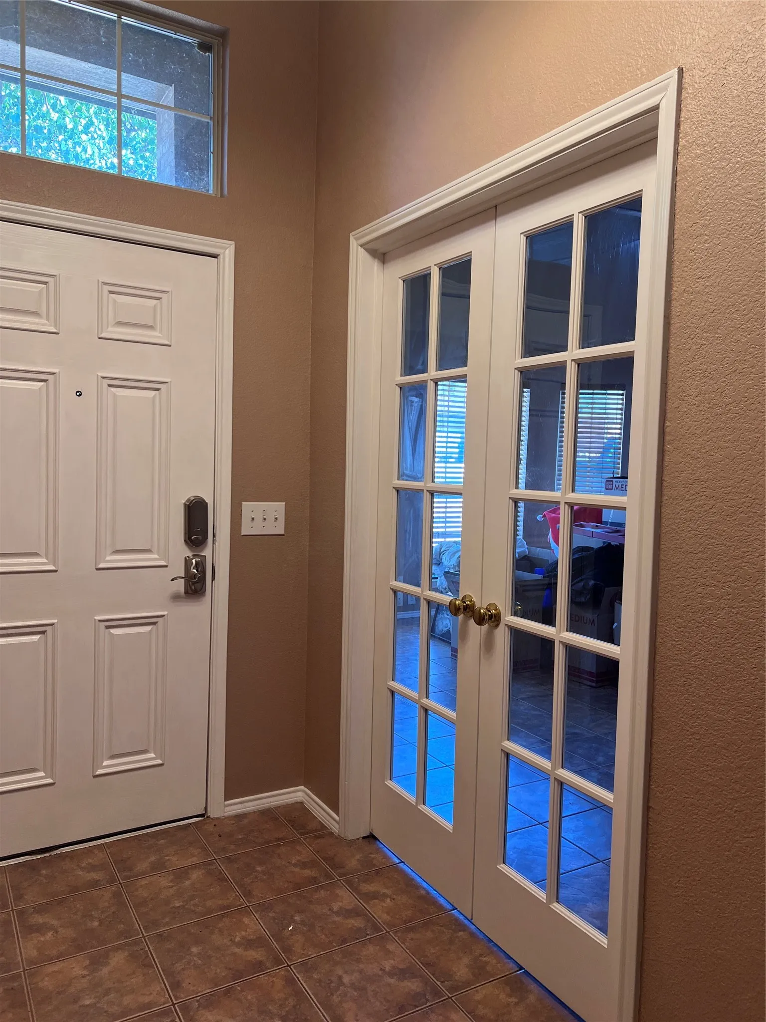 Single Family Residence For Sale in Denton County , 606 Lake Bridge Drive, Lake Dallas, Texas 75065, 3 Bedroom, 2 Bathroom, 2 Garage spaces, 2,238 Sqft, built in 1998, mls#21387481, Real Estate Agent in Lake Dallas, Homes For Sale in Denton county, Homes For Sale in Lake Dallas, Realtor in Lake Dallas Texas, Real Estate Brokerage Independent Realty Texas, Luminita Cordes Realtor