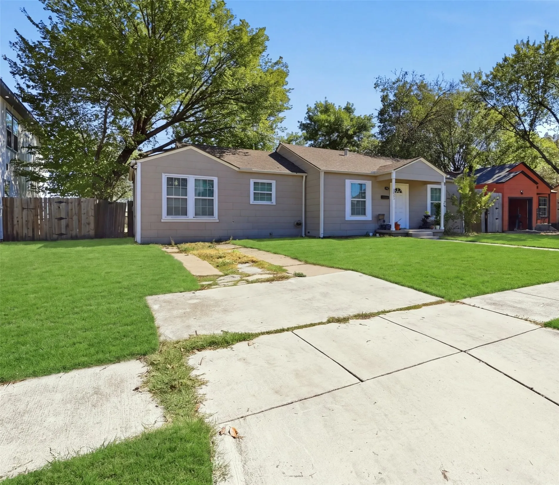 Single Family Residence For Sale in Tarrant County , 3821 Winfield Avenue, Fort Worth, Texas 76109, 3 Bedroom, 2 Bathroom, Garage spaces, 1,408 Sqft, built in 1948, mls#21388002, Real Estate Agent in Fort Worth, Homes For Sale in Tarrant county, Homes For Sale in Fort Worth, Realtor in Fort Worth Texas, Real Estate Brokerage Independent Realty Texas, Luminita Cordes Realtor