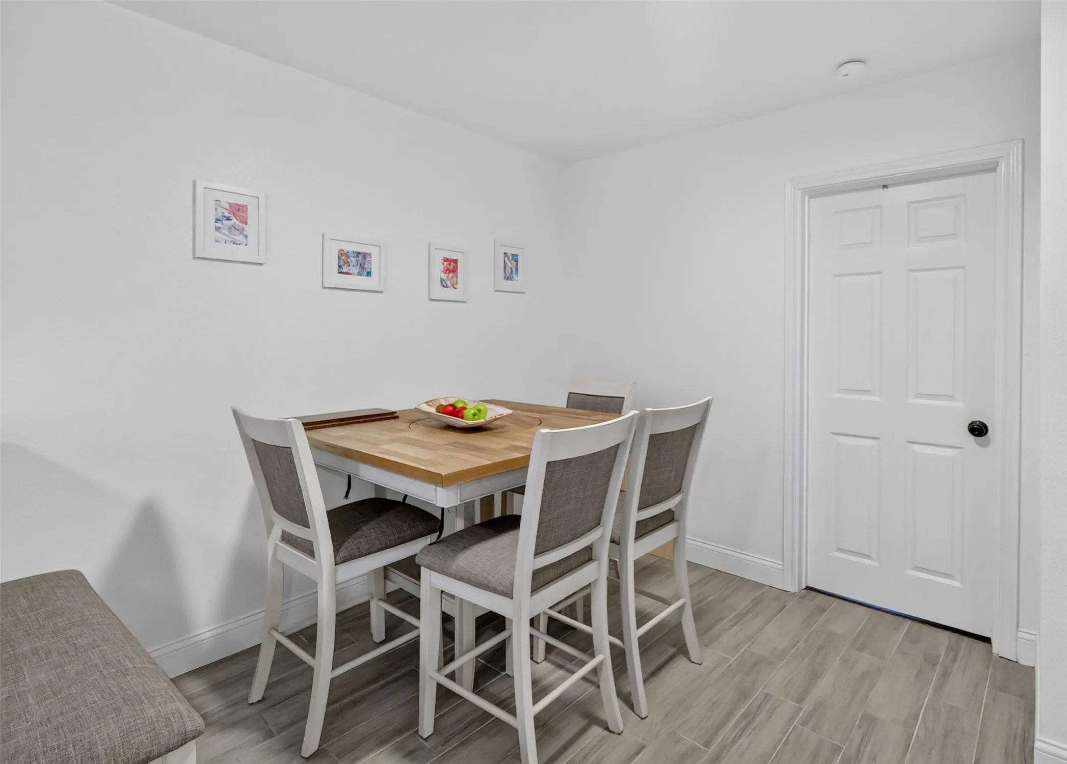 Single Family Residence For Sale in Tarrant County , 3821 Winfield Avenue, Fort Worth, Texas 76109, 3 Bedroom, 2 Bathroom, Garage spaces, 1,408 Sqft, built in 1948, mls#21388002, Real Estate Agent in Fort Worth, Homes For Sale in Tarrant county, Homes For Sale in Fort Worth, Realtor in Fort Worth Texas, Real Estate Brokerage Independent Realty Texas, Luminita Cordes Realtor