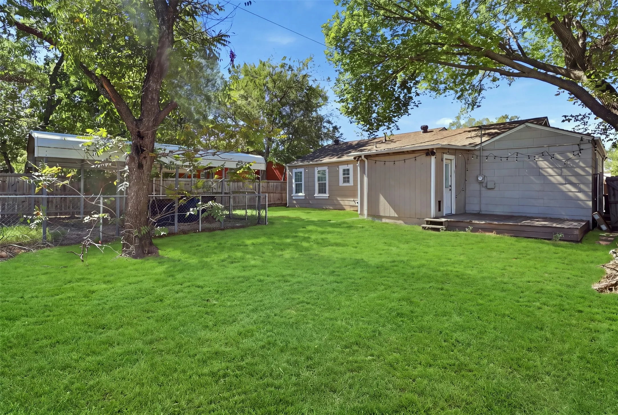 Single Family Residence For Sale in Tarrant County , 3821 Winfield Avenue, Fort Worth, Texas 76109, 3 Bedroom, 2 Bathroom, Garage spaces, 1,408 Sqft, built in 1948, mls#21388002, Real Estate Agent in Fort Worth, Homes For Sale in Tarrant county, Homes For Sale in Fort Worth, Realtor in Fort Worth Texas, Real Estate Brokerage Independent Realty Texas, Luminita Cordes Realtor