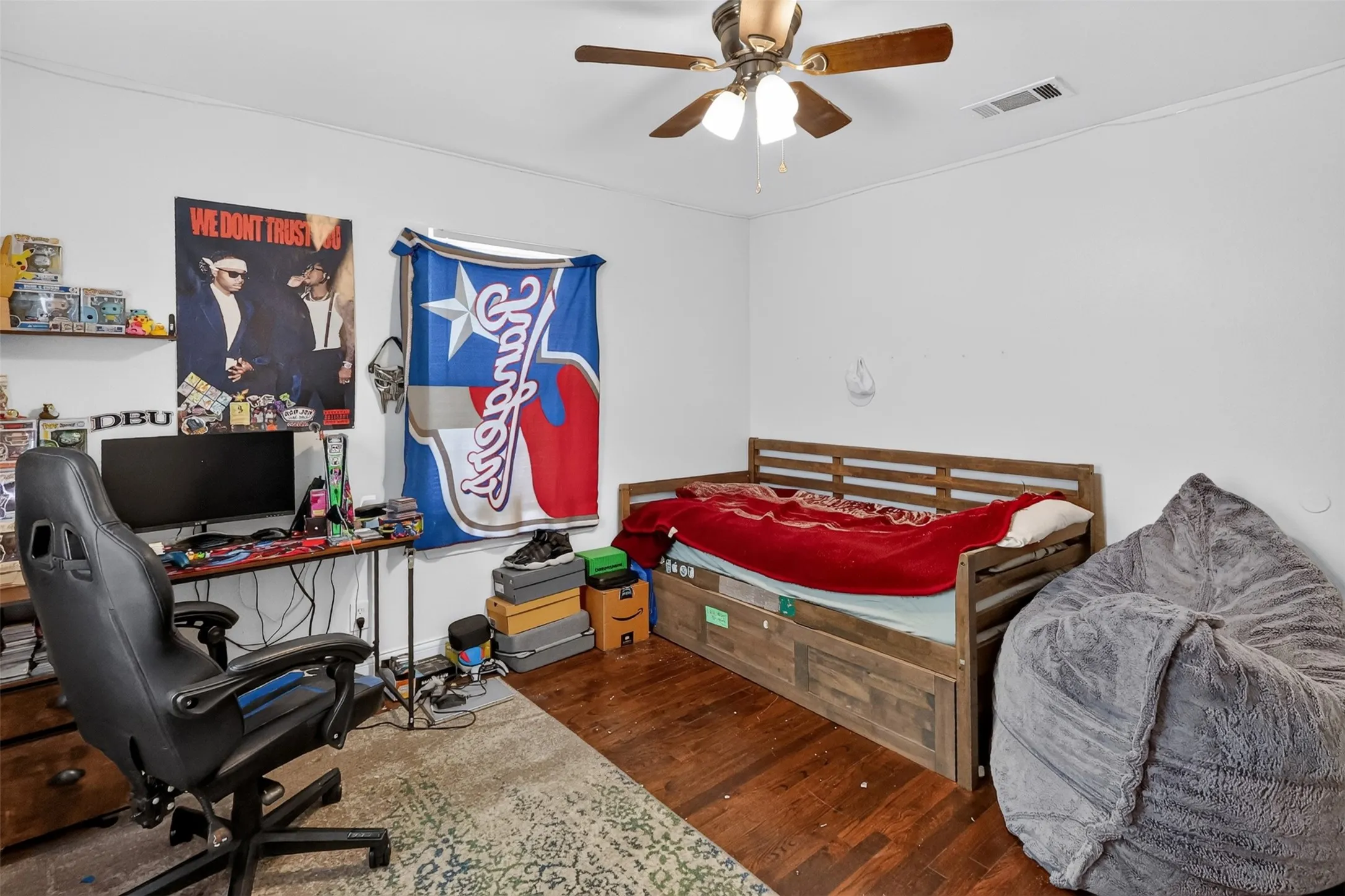 Single Family Residence For Sale in Tarrant County , 3821 Winfield Avenue, Fort Worth, Texas 76109, 3 Bedroom, 2 Bathroom, Garage spaces, 1,408 Sqft, built in 1948, mls#21388002, Real Estate Agent in Fort Worth, Homes For Sale in Tarrant county, Homes For Sale in Fort Worth, Realtor in Fort Worth Texas, Real Estate Brokerage Independent Realty Texas, Luminita Cordes Realtor