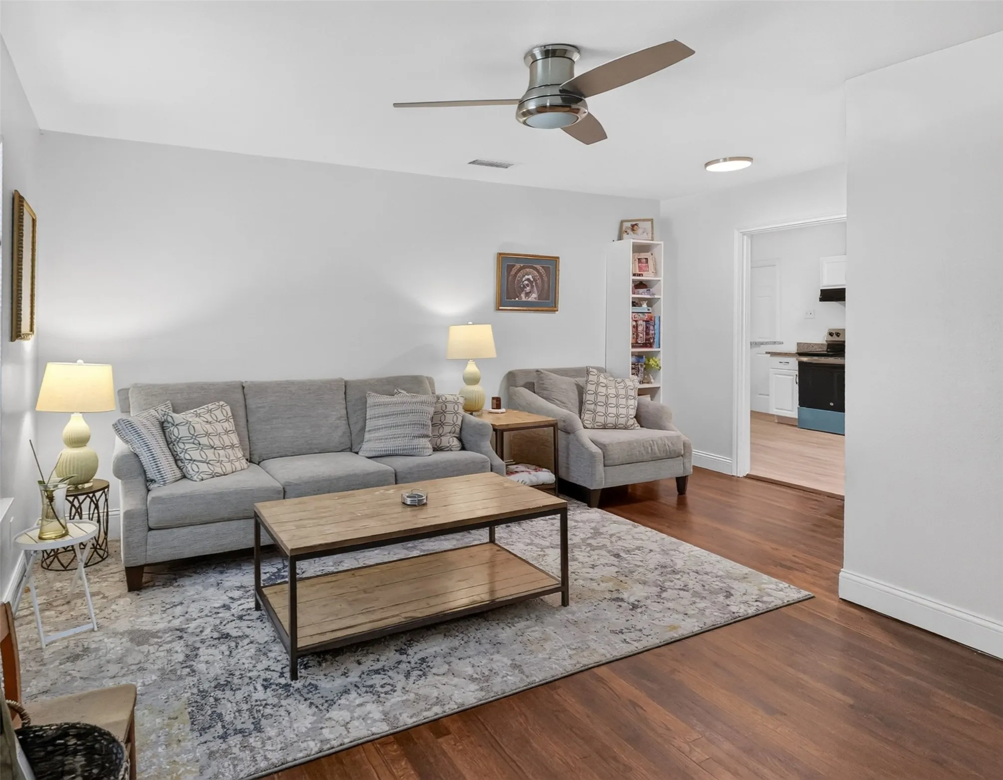 Single Family Residence For Sale in Tarrant County , 3821 Winfield Avenue, Fort Worth, Texas 76109, 3 Bedroom, 2 Bathroom, Garage spaces, 1,408 Sqft, built in 1948, mls#21388002, Real Estate Agent in Fort Worth, Homes For Sale in Tarrant county, Homes For Sale in Fort Worth, Realtor in Fort Worth Texas, Real Estate Brokerage Independent Realty Texas, Luminita Cordes Realtor