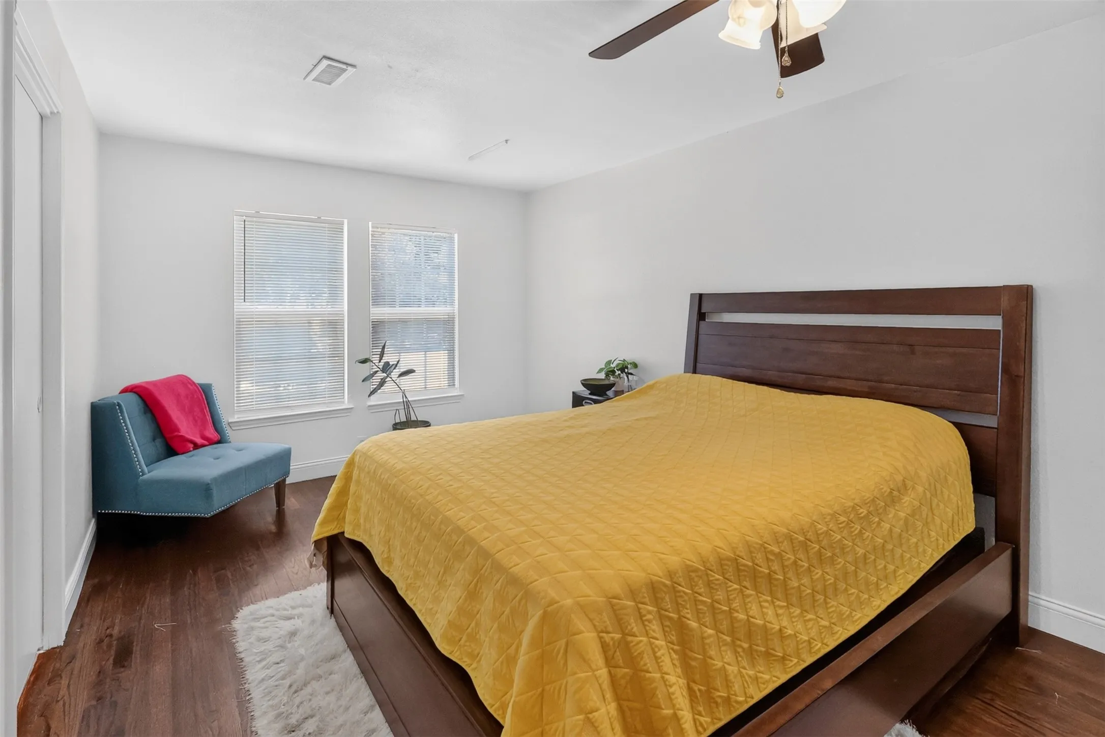 Single Family Residence For Sale in Tarrant County , 3821 Winfield Avenue, Fort Worth, Texas 76109, 3 Bedroom, 2 Bathroom, Garage spaces, 1,408 Sqft, built in 1948, mls#21388002, Real Estate Agent in Fort Worth, Homes For Sale in Tarrant county, Homes For Sale in Fort Worth, Realtor in Fort Worth Texas, Real Estate Brokerage Independent Realty Texas, Luminita Cordes Realtor
