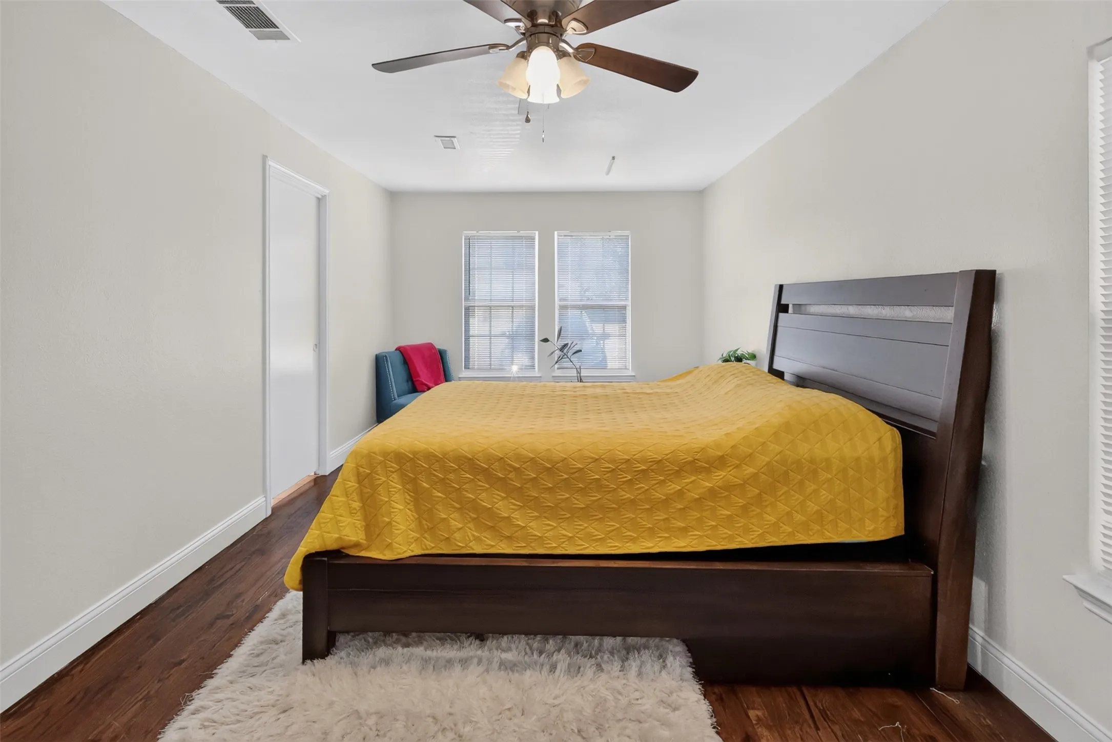 Single Family Residence For Sale in Tarrant County , 3821 Winfield Avenue, Fort Worth, Texas 76109, 3 Bedroom, 2 Bathroom, Garage spaces, 1,408 Sqft, built in 1948, mls#21388002, Real Estate Agent in Fort Worth, Homes For Sale in Tarrant county, Homes For Sale in Fort Worth, Realtor in Fort Worth Texas, Real Estate Brokerage Independent Realty Texas, Luminita Cordes Realtor