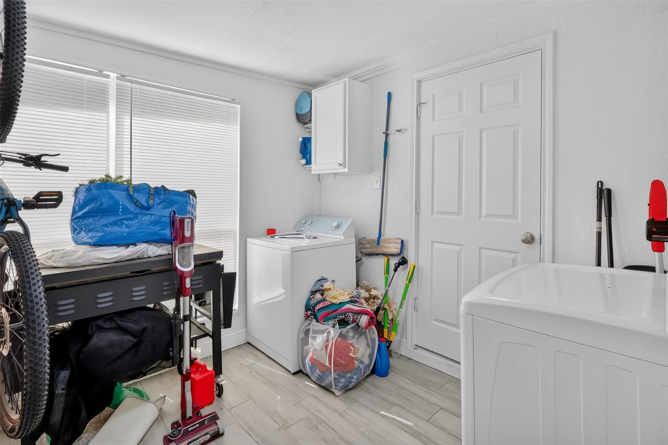 Single Family Residence For Sale in Tarrant County , 3821 Winfield Avenue, Fort Worth, Texas 76109, 3 Bedroom, 2 Bathroom, Garage spaces, 1,408 Sqft, built in 1948, mls#21388002, Real Estate Agent in Fort Worth, Homes For Sale in Tarrant county, Homes For Sale in Fort Worth, Realtor in Fort Worth Texas, Real Estate Brokerage Independent Realty Texas, Luminita Cordes Realtor