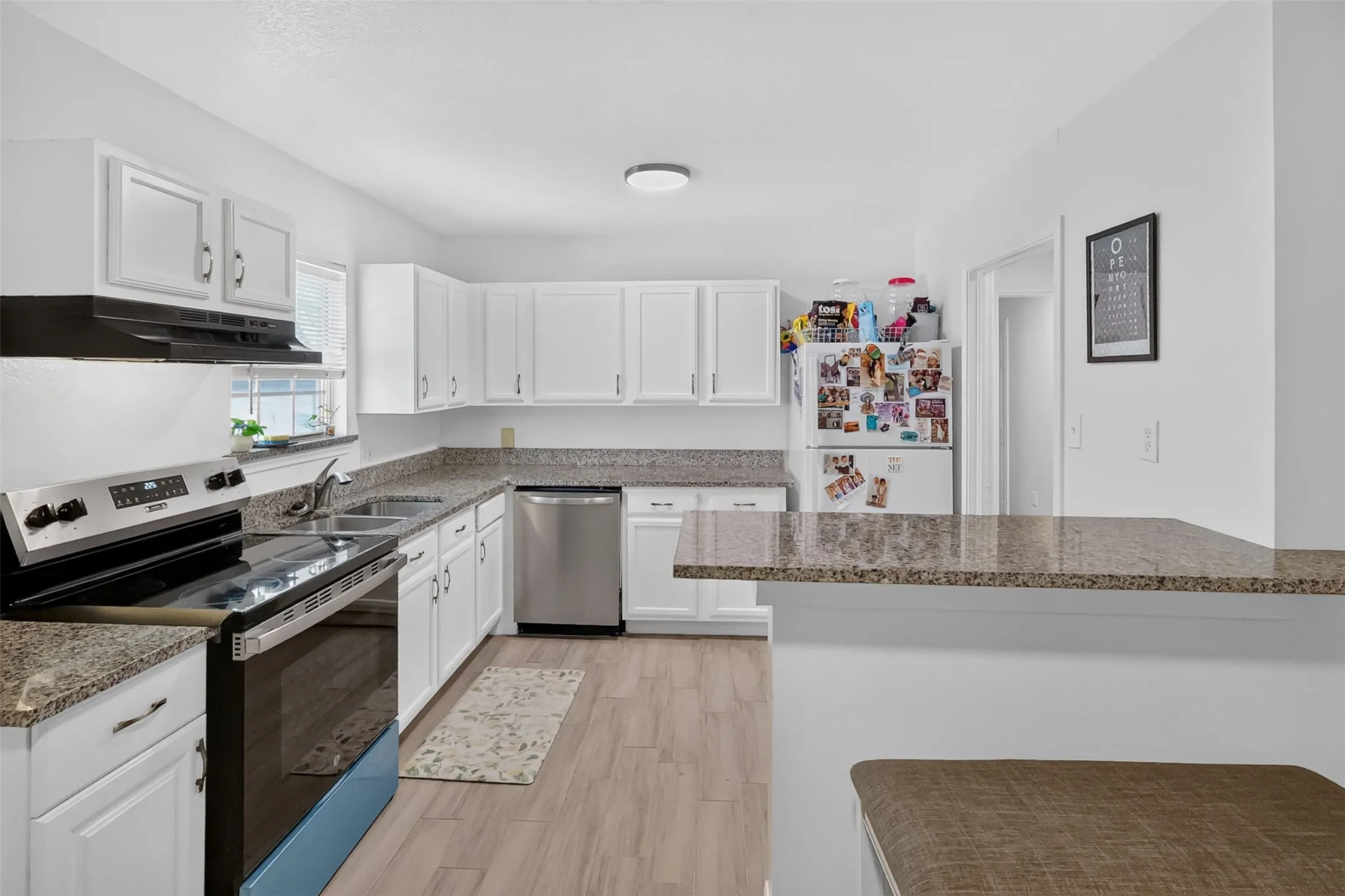 Single Family Residence For Sale in Tarrant County , 3821 Winfield Avenue, Fort Worth, Texas 76109, 3 Bedroom, 2 Bathroom, Garage spaces, 1,408 Sqft, built in 1948, mls#21388002, Real Estate Agent in Fort Worth, Homes For Sale in Tarrant county, Homes For Sale in Fort Worth, Realtor in Fort Worth Texas, Real Estate Brokerage Independent Realty Texas, Luminita Cordes Realtor