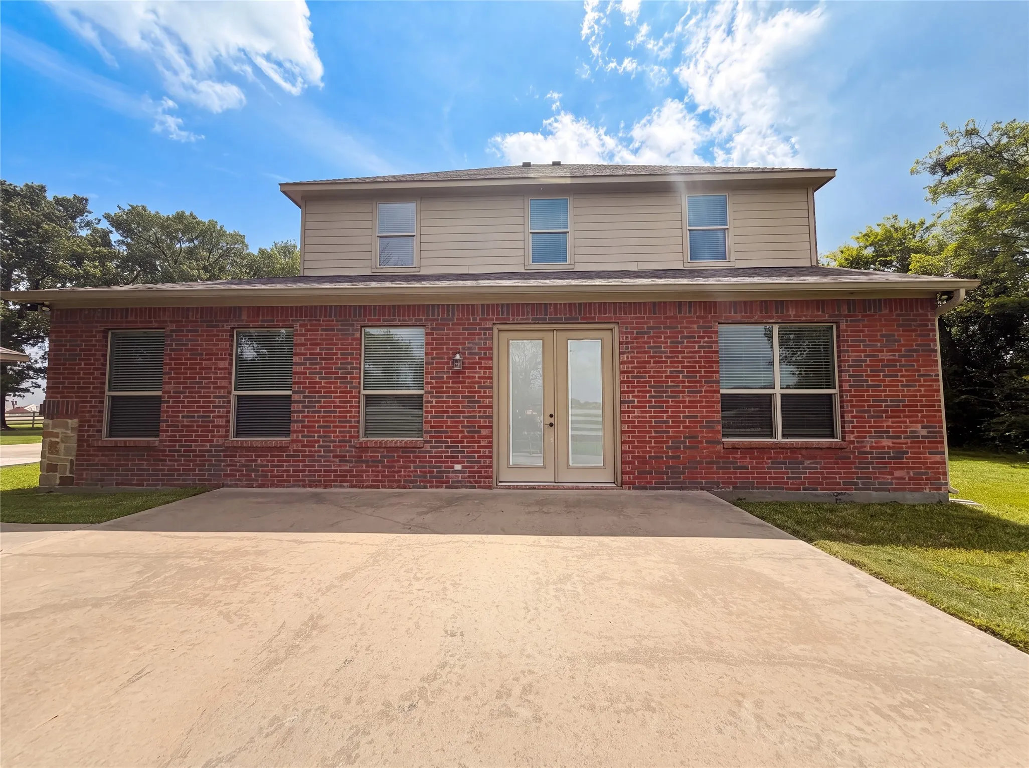 Single Family Residence For Sale in Hunt County , 8580 Cedar Creek Lane, Greenville, Texas 75402, 4 Bedroom, 4 Bathroom, 2 Garage spaces, 2,788 Sqft, built in 2017, mls#21387877, Real Estate Agent in Greenville, Homes For Sale in Hunt county, Homes For Sale in Greenville, Realtor in Greenville Texas, Real Estate Brokerage Independent Realty Texas, Luminita Cordes Realtor