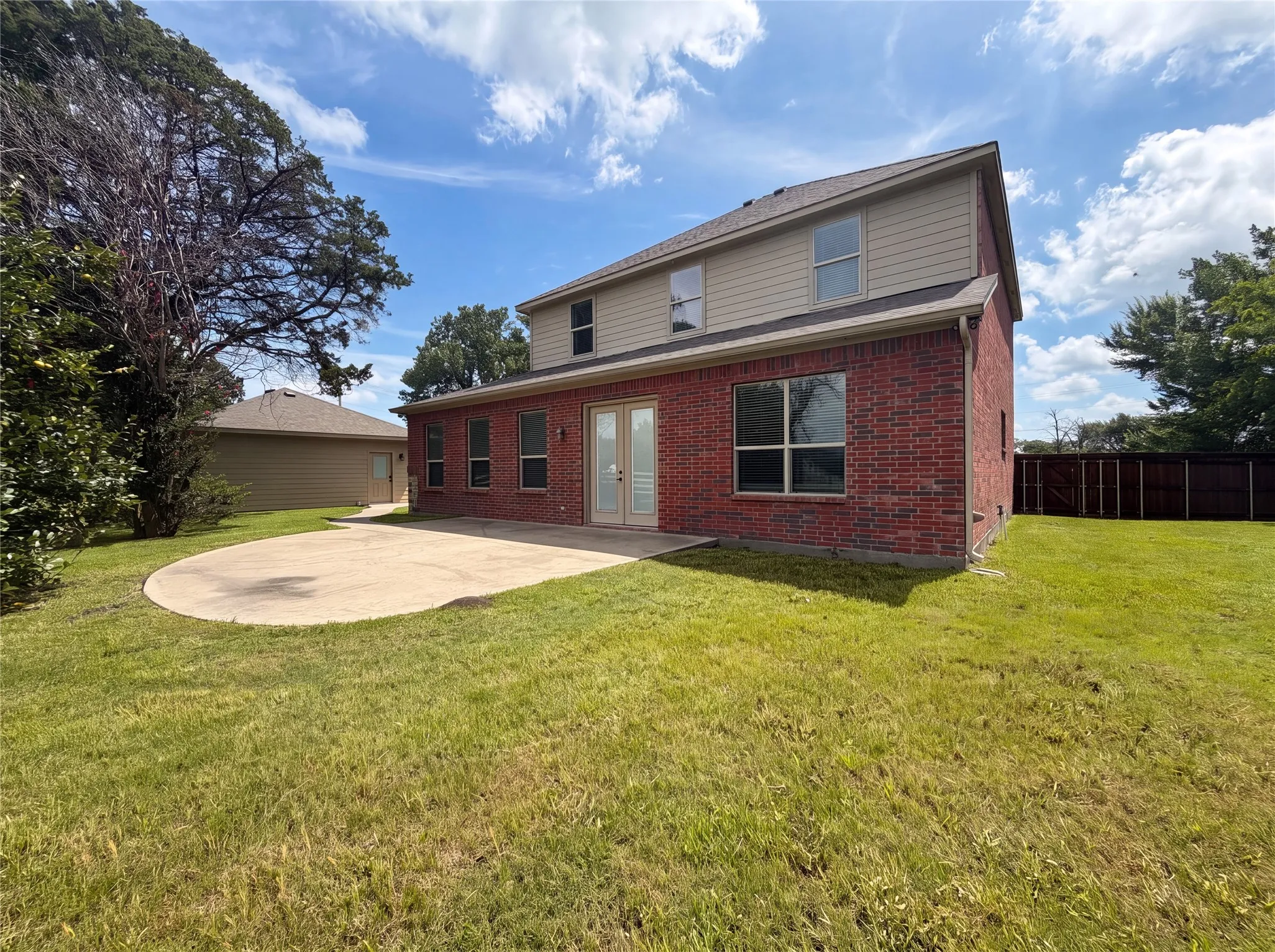 Single Family Residence For Sale in Hunt County , 8580 Cedar Creek Lane, Greenville, Texas 75402, 4 Bedroom, 4 Bathroom, 2 Garage spaces, 2,788 Sqft, built in 2017, mls#21387877, Real Estate Agent in Greenville, Homes For Sale in Hunt county, Homes For Sale in Greenville, Realtor in Greenville Texas, Real Estate Brokerage Independent Realty Texas, Luminita Cordes Realtor