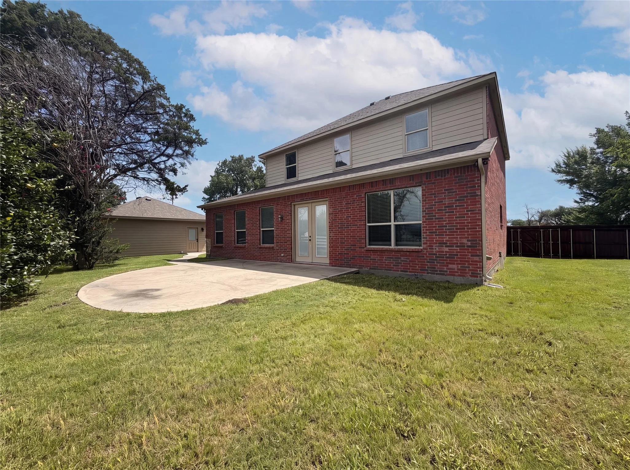 Single Family Residence For Sale in Hunt County , 8580 Cedar Creek Lane, Greenville, Texas 75402, 4 Bedroom, 4 Bathroom, 2 Garage spaces, 2,788 Sqft, built in 2017, mls#21387877, Real Estate Agent in Greenville, Homes For Sale in Hunt county, Homes For Sale in Greenville, Realtor in Greenville Texas, Real Estate Brokerage Independent Realty Texas, Luminita Cordes Realtor