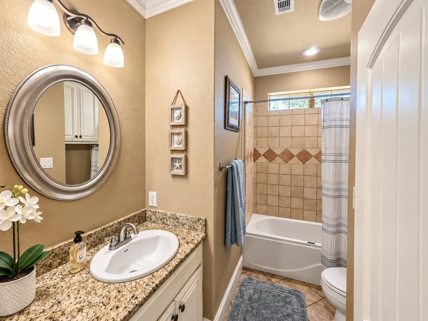 Single Family Residence For Sale in Grayson County , 3707 Heatherwood Lane, Sherman, Texas 75090, 3 Bedroom, 3 Bathroom, 2 Garage spaces, 2,547 Sqft, built in 2006, mls#21385990, Real Estate Agent in Sherman, Homes For Sale in Grayson county, Homes For Sale in Sherman, Realtor in Sherman Texas, Real Estate Brokerage Independent Realty Texas, Luminita Cordes Realtor