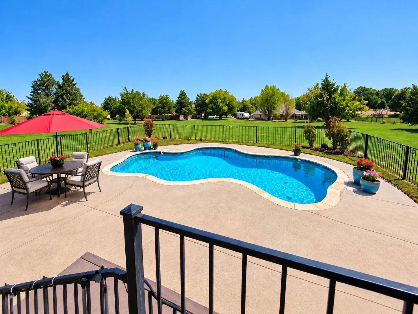 Single Family Residence For Sale in Grayson County , 3707 Heatherwood Lane, Sherman, Texas 75090, 3 Bedroom, 3 Bathroom, 2 Garage spaces, 2,547 Sqft, built in 2006, mls#21385990, Real Estate Agent in Sherman, Homes For Sale in Grayson county, Homes For Sale in Sherman, Realtor in Sherman Texas, Real Estate Brokerage Independent Realty Texas, Luminita Cordes Realtor
