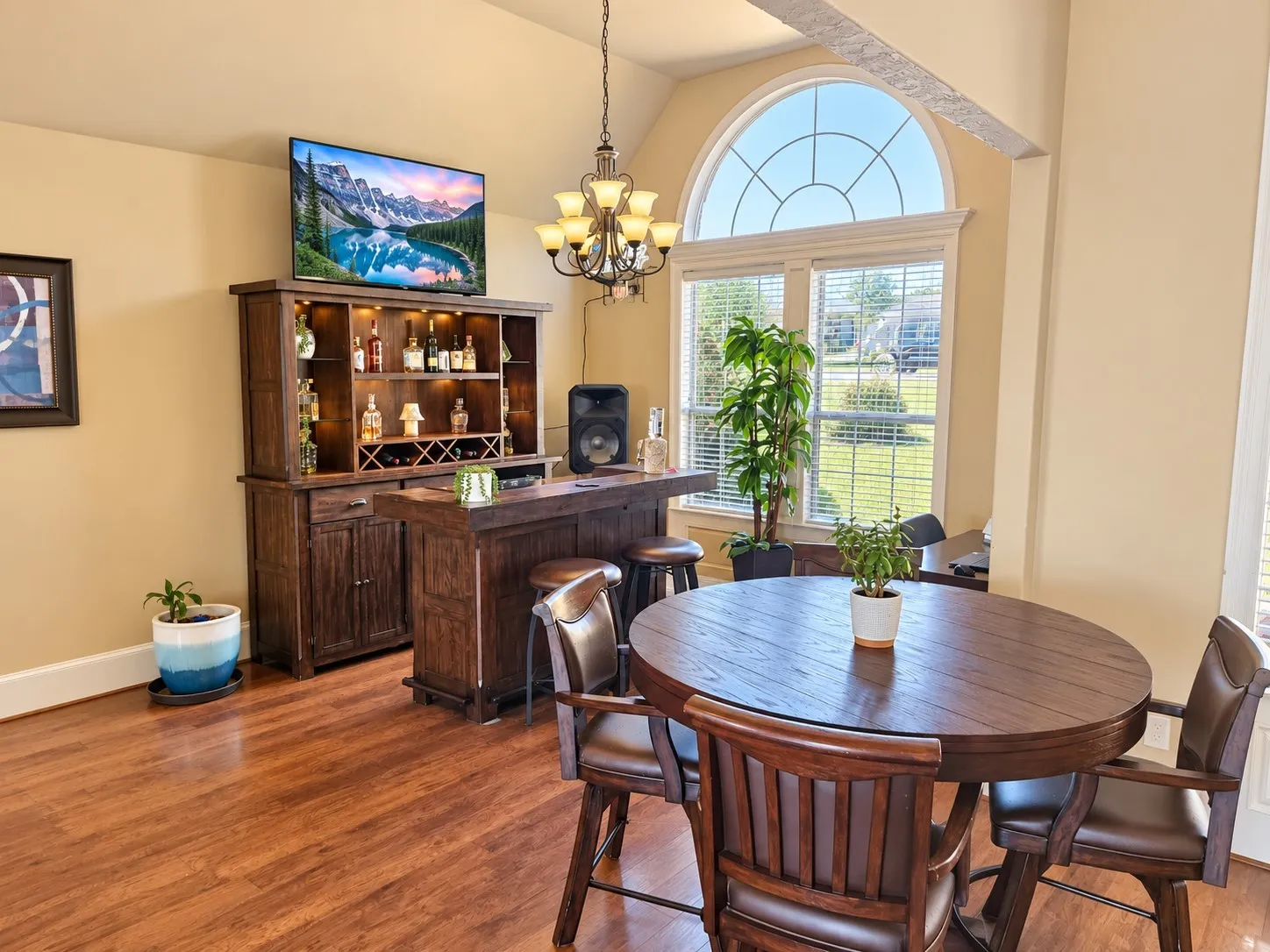 Single Family Residence For Sale in Grayson County , 3707 Heatherwood Lane, Sherman, Texas 75090, 3 Bedroom, 3 Bathroom, 2 Garage spaces, 2,547 Sqft, built in 2006, mls#21385990, Real Estate Agent in Sherman, Homes For Sale in Grayson county, Homes For Sale in Sherman, Realtor in Sherman Texas, Real Estate Brokerage Independent Realty Texas, Luminita Cordes Realtor