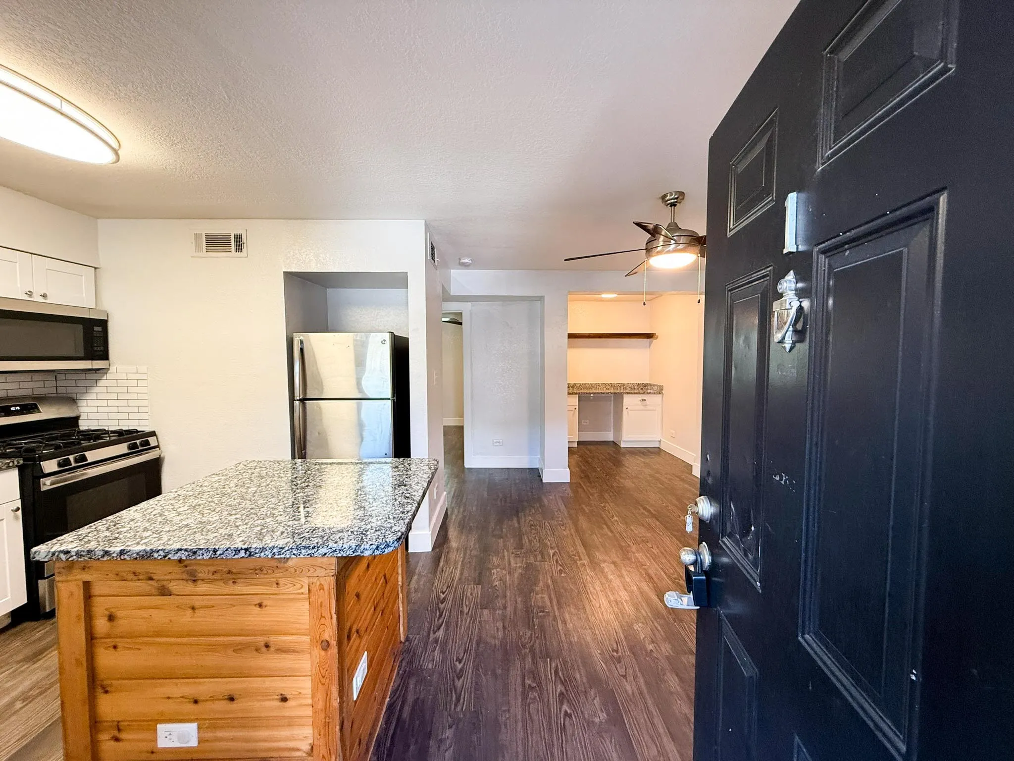 Apartment For Rent in Tarrant County , 5928 Fletcher Avenue 1, Fort Worth, Texas 76107, 1 Bedroom, 1 Bathroom, Garage spaces, 588 Sqft, built in 1965, mls#21388000, Real Estate Agent in Fort Worth, Homes For Rent in Tarrant county, Homes For Rent in Fort Worth, Realtor in Fort Worth Texas, Real Estate Brokerage Independent Realty Texas, Luminita Cordes Realtor