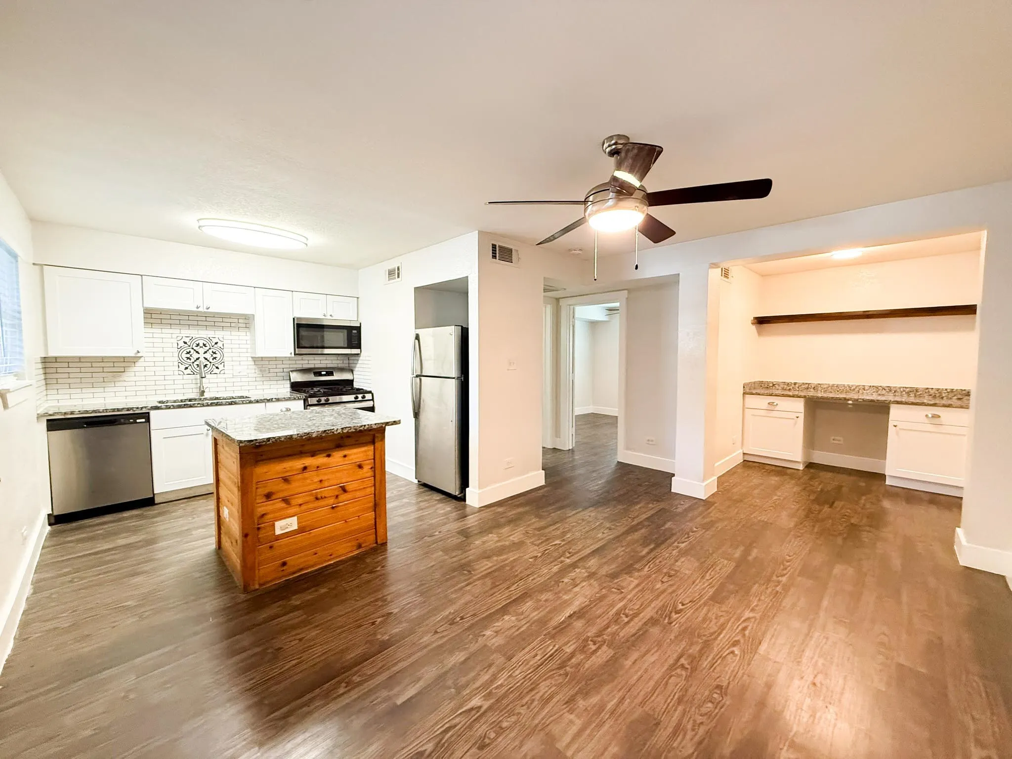 Apartment For Rent in Tarrant County , 5928 Fletcher Avenue 1, Fort Worth, Texas 76107, 1 Bedroom, 1 Bathroom, Garage spaces, 588 Sqft, built in 1965, mls#21388000, Real Estate Agent in Fort Worth, Homes For Rent in Tarrant county, Homes For Rent in Fort Worth, Realtor in Fort Worth Texas, Real Estate Brokerage Independent Realty Texas, Luminita Cordes Realtor