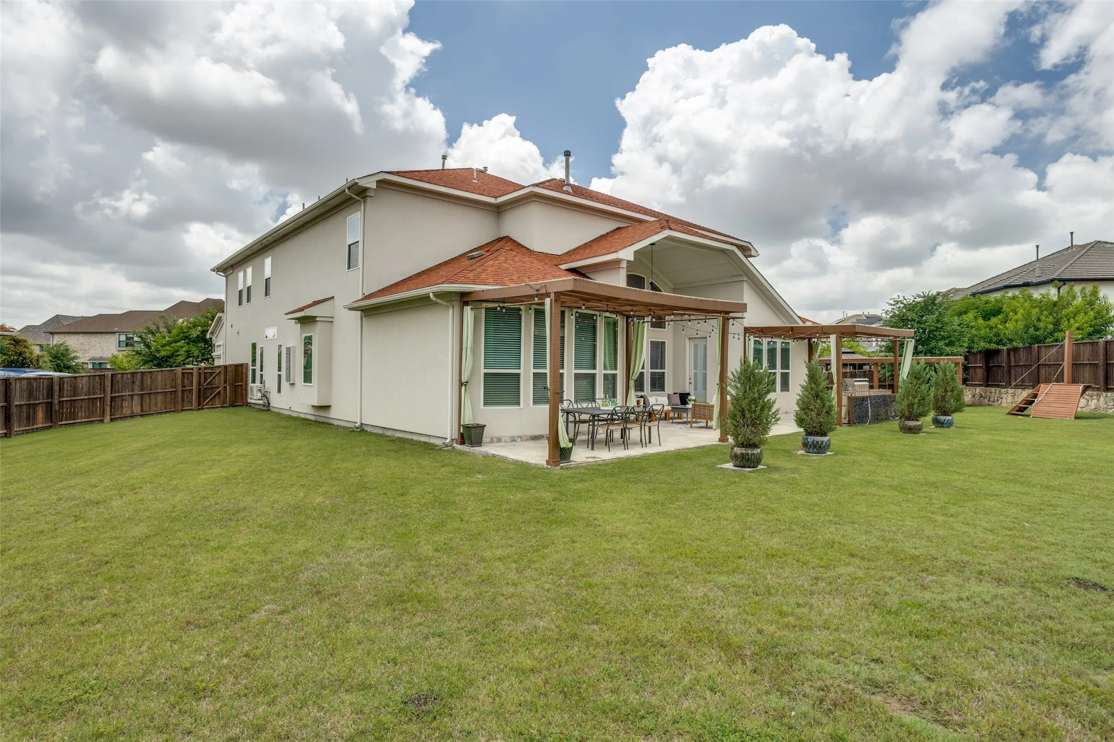 Single Family Residence For Sale in Collin County , 13500 Ponder Lane, Frisco, Texas 75035, 6 Bedroom, 6 Bathroom, 3 Garage spaces, 4,621 Sqft, built in 2018, mls#21385812, Real Estate Agent in Frisco, Homes For Sale in Collin county, Homes For Sale in Frisco, Realtor in Frisco Texas, Real Estate Brokerage Independent Realty Texas, Luminita Cordes Realtor