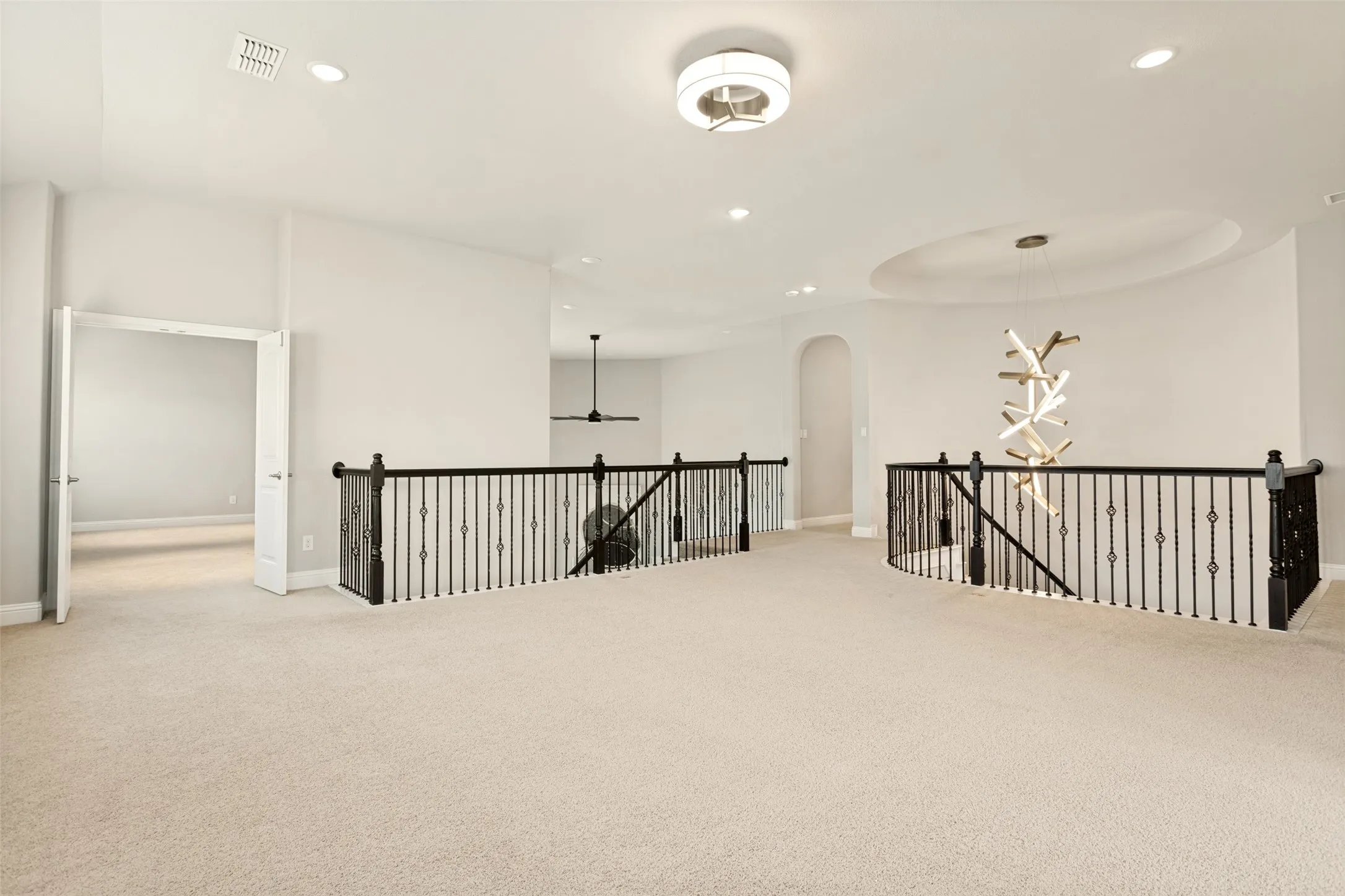 Single Family Residence For Sale in Collin County , 13500 Ponder Lane, Frisco, Texas 75035, 6 Bedroom, 6 Bathroom, 3 Garage spaces, 4,621 Sqft, built in 2018, mls#21385812, Real Estate Agent in Frisco, Homes For Sale in Collin county, Homes For Sale in Frisco, Realtor in Frisco Texas, Real Estate Brokerage Independent Realty Texas, Luminita Cordes Realtor