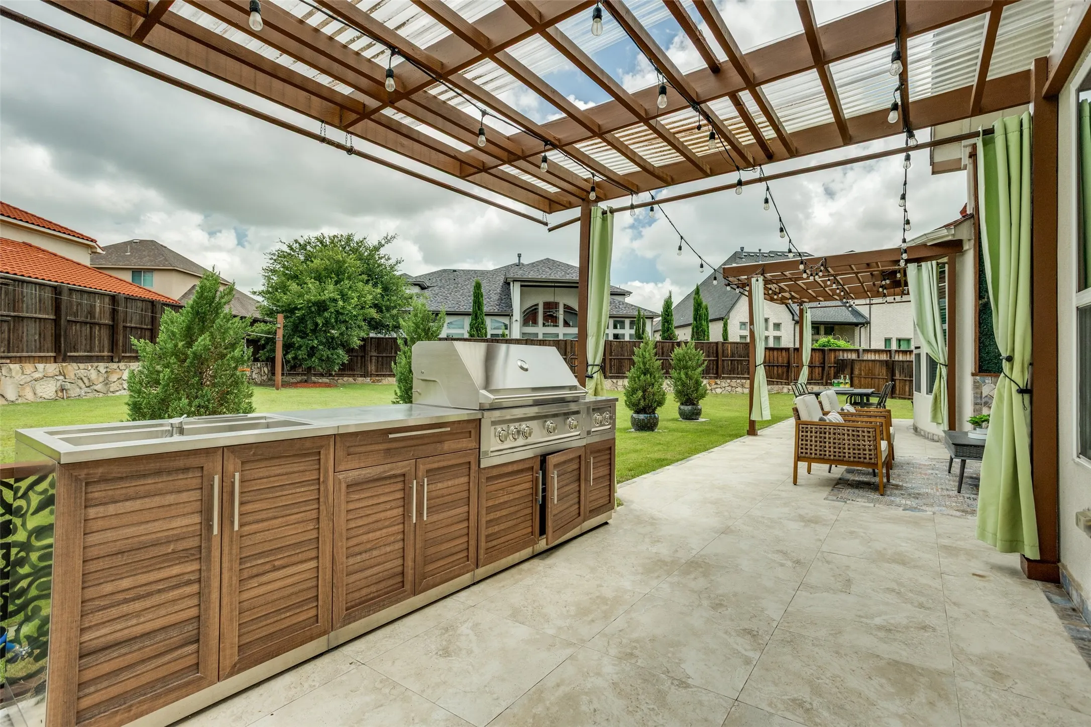 Single Family Residence For Sale in Collin County , 13500 Ponder Lane, Frisco, Texas 75035, 6 Bedroom, 6 Bathroom, 3 Garage spaces, 4,621 Sqft, built in 2018, mls#21385812, Real Estate Agent in Frisco, Homes For Sale in Collin county, Homes For Sale in Frisco, Realtor in Frisco Texas, Real Estate Brokerage Independent Realty Texas, Luminita Cordes Realtor