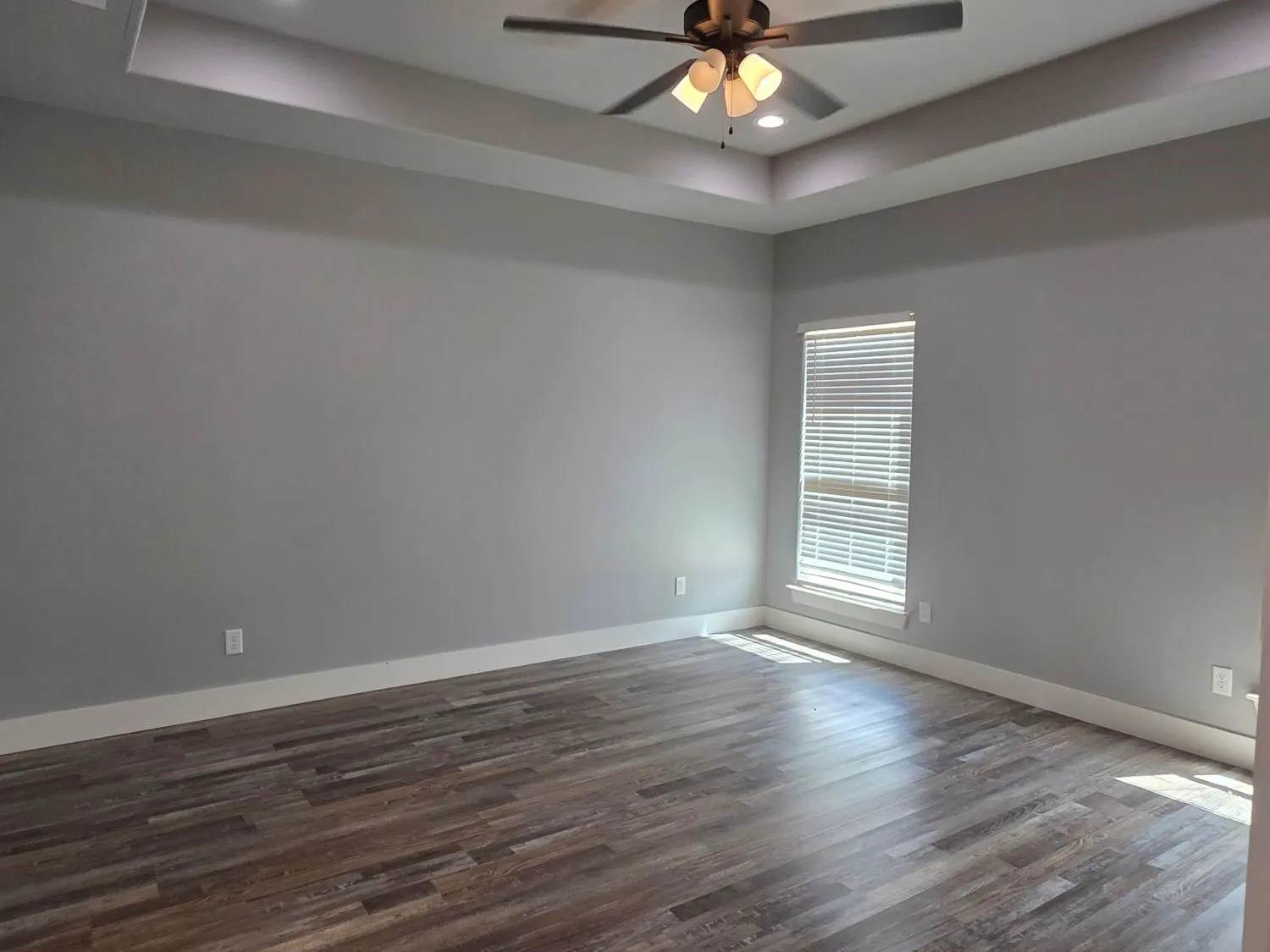 Single Family Residence For Sale in Kaufman County , 906 Stone Meadow Drive, Mabank, Texas 75147, 4 Bedroom, 2 Bathroom, 2 Garage spaces, 1,965 Sqft, built in 2022, mls#21388007, Real Estate Agent in Mabank, Homes For Sale in Kaufman county, Homes For Sale in Mabank, Realtor in Mabank Texas, Real Estate Brokerage Independent Realty Texas, Luminita Cordes Realtor
