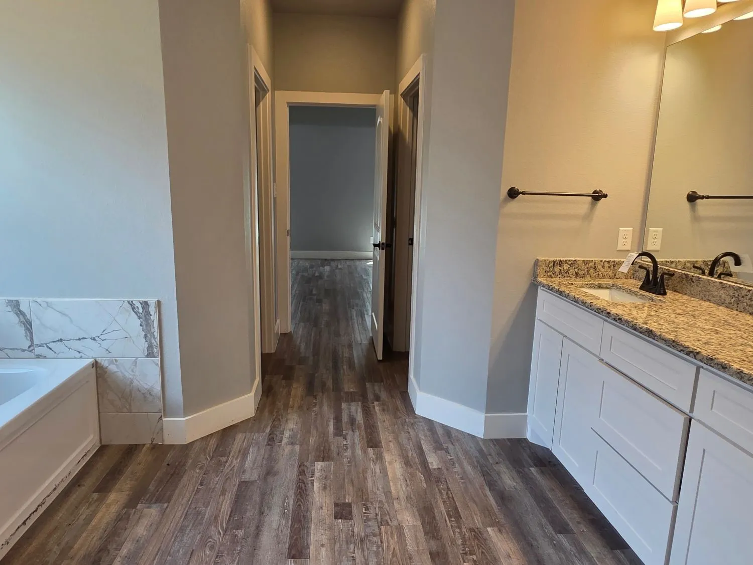 Single Family Residence For Sale in Kaufman County , 906 Stone Meadow Drive, Mabank, Texas 75147, 4 Bedroom, 2 Bathroom, 2 Garage spaces, 1,965 Sqft, built in 2022, mls#21388007, Real Estate Agent in Mabank, Homes For Sale in Kaufman county, Homes For Sale in Mabank, Realtor in Mabank Texas, Real Estate Brokerage Independent Realty Texas, Luminita Cordes Realtor
